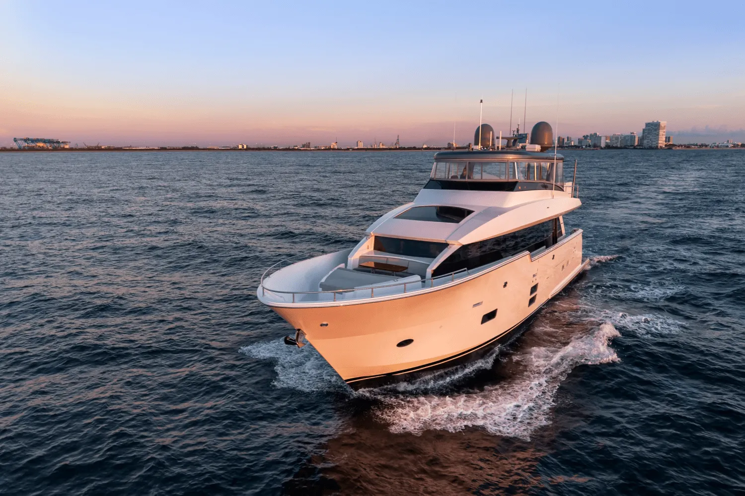 2019 Hatteras M90 PANACERA Image Thumbnail #3