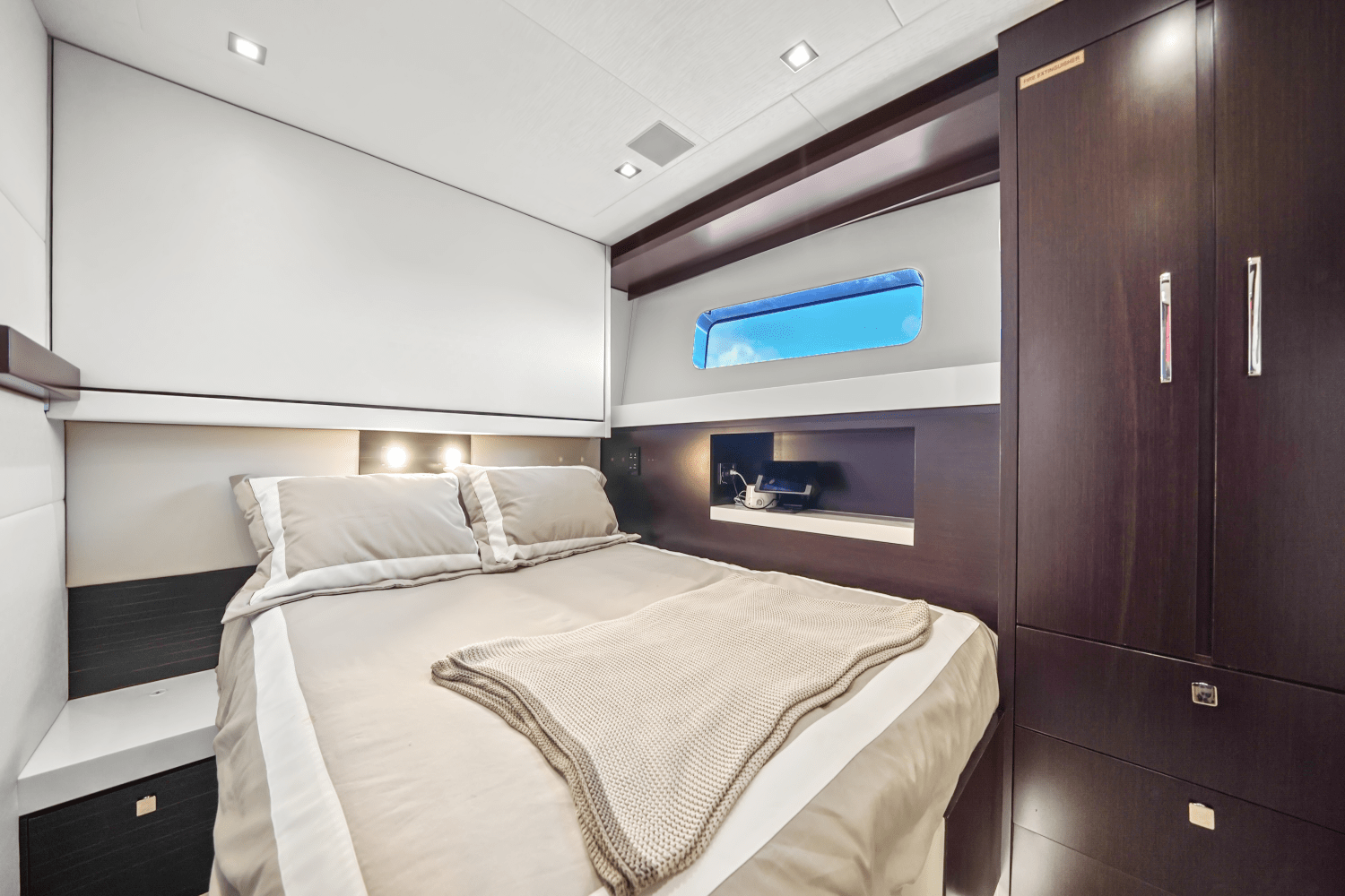 2019 Hatteras
                                                             M90 PANACERA Image Thumbnail #78