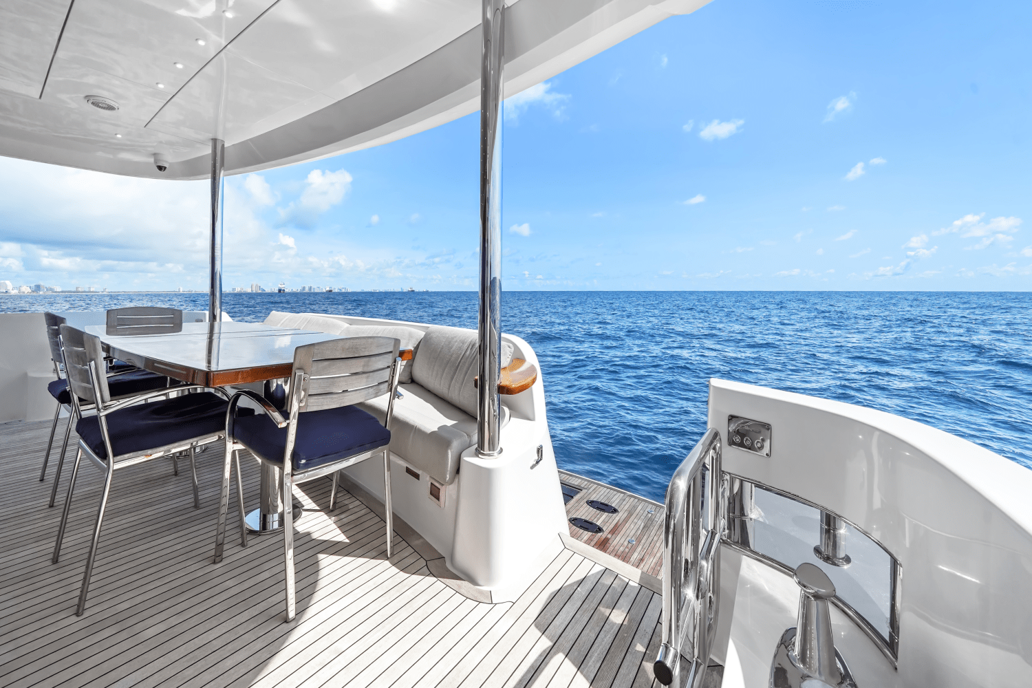 2019 Hatteras
                                                             M90 PANACERA Image Thumbnail #23