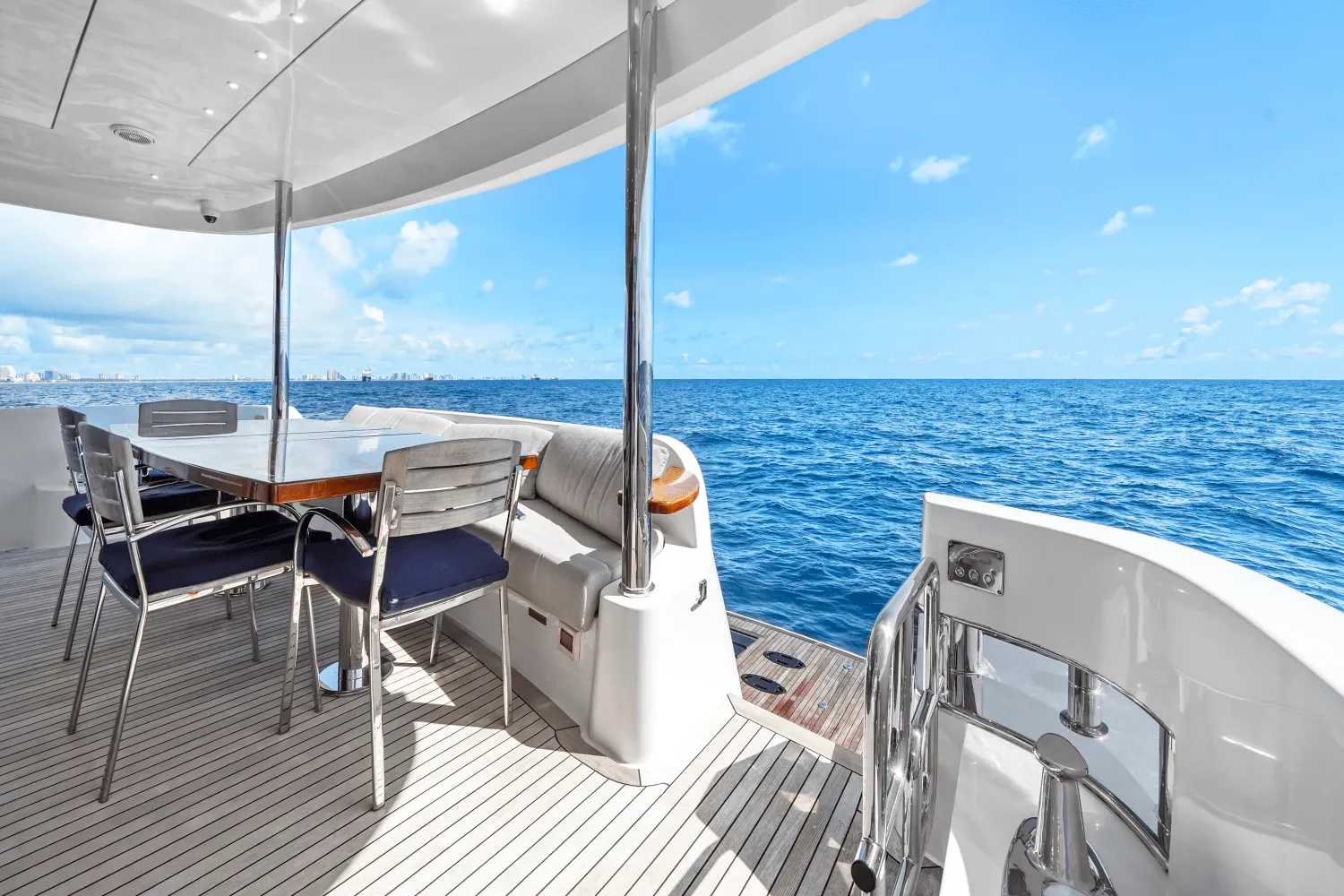 2019 Hatteras M90 PANACERA Image Thumbnail #23