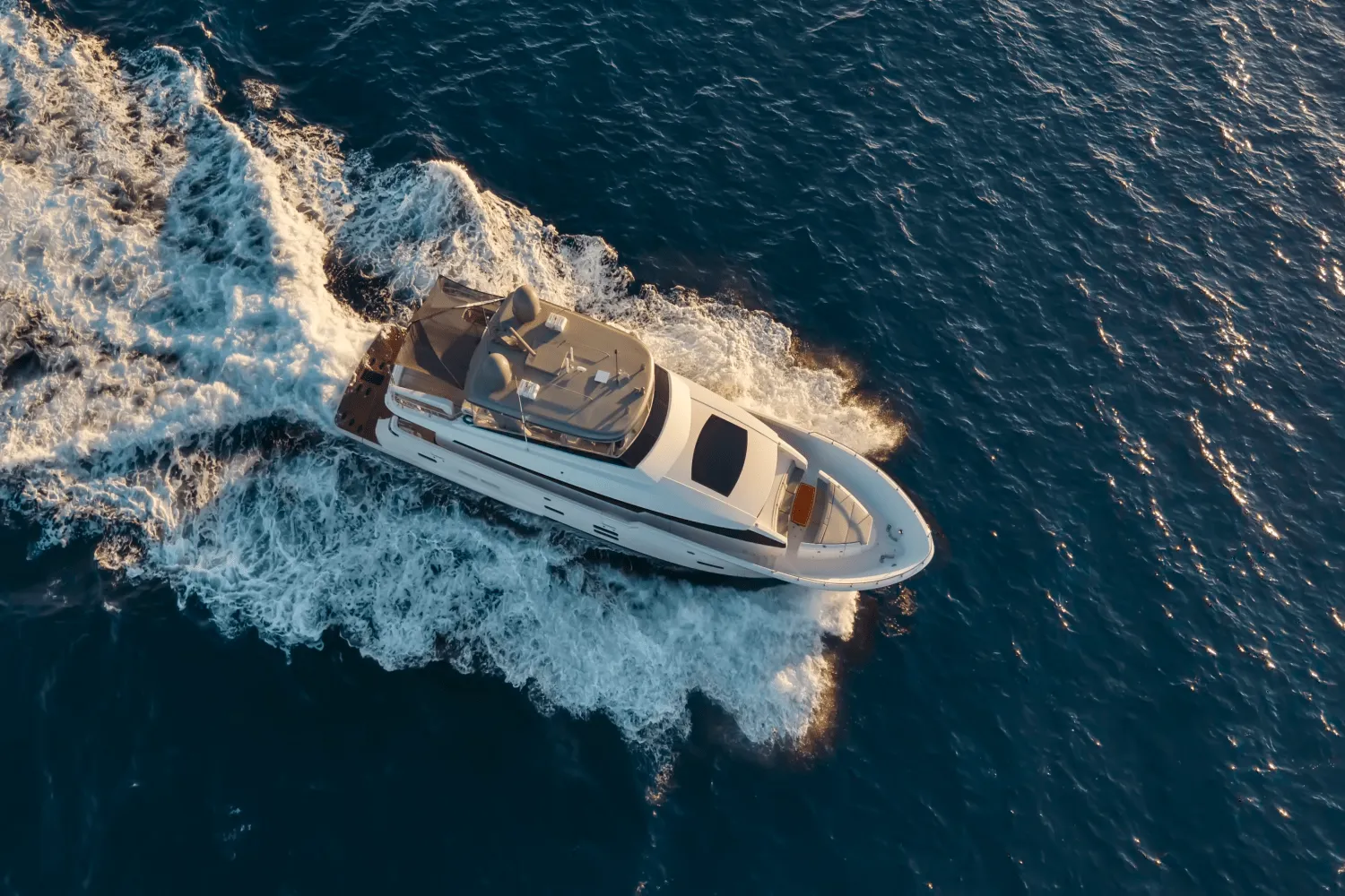 2019 Hatteras M90 PANACERA Image Thumbnail #9