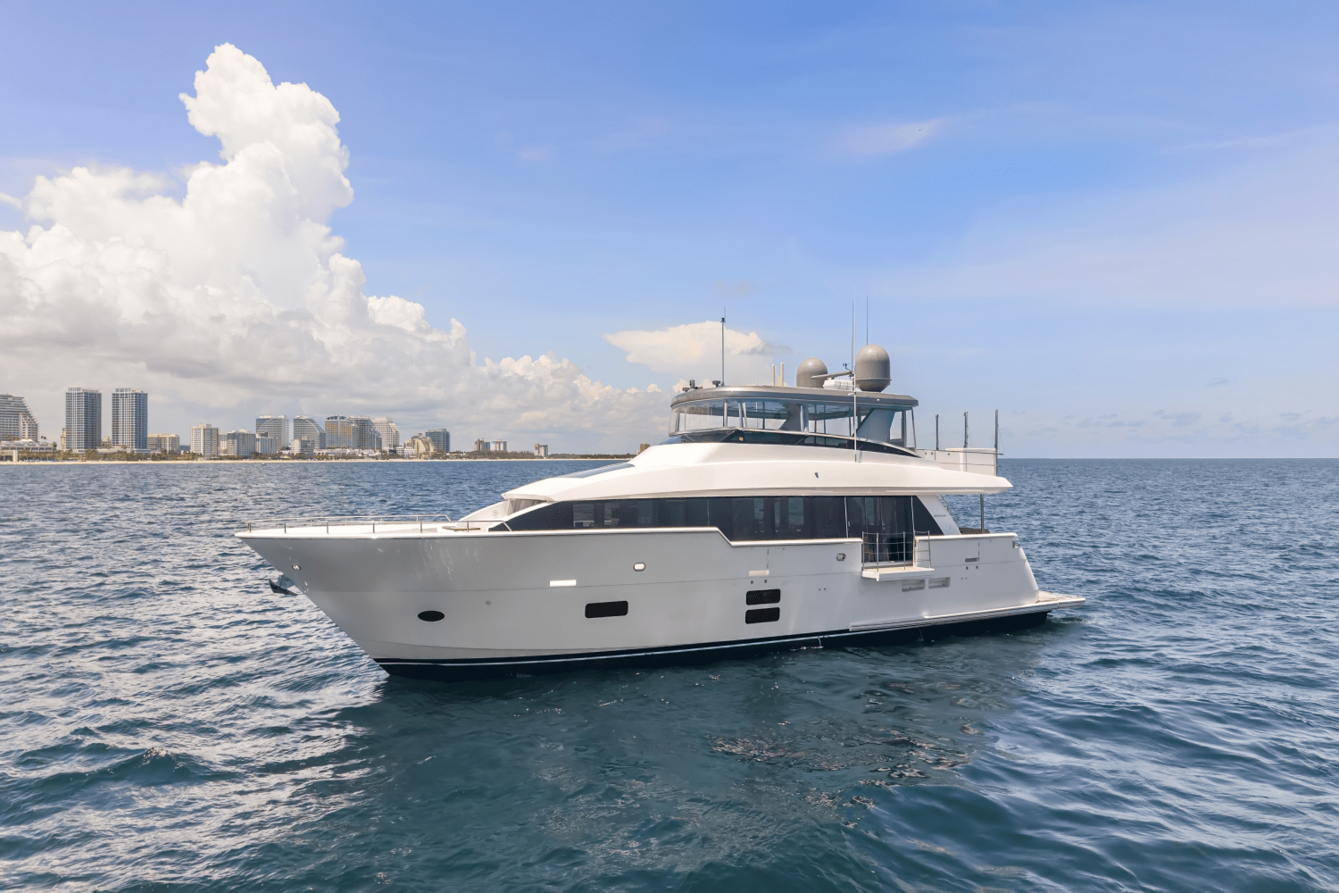 Thumbnail 2 for 2019 Hatteras M90 PANACERA