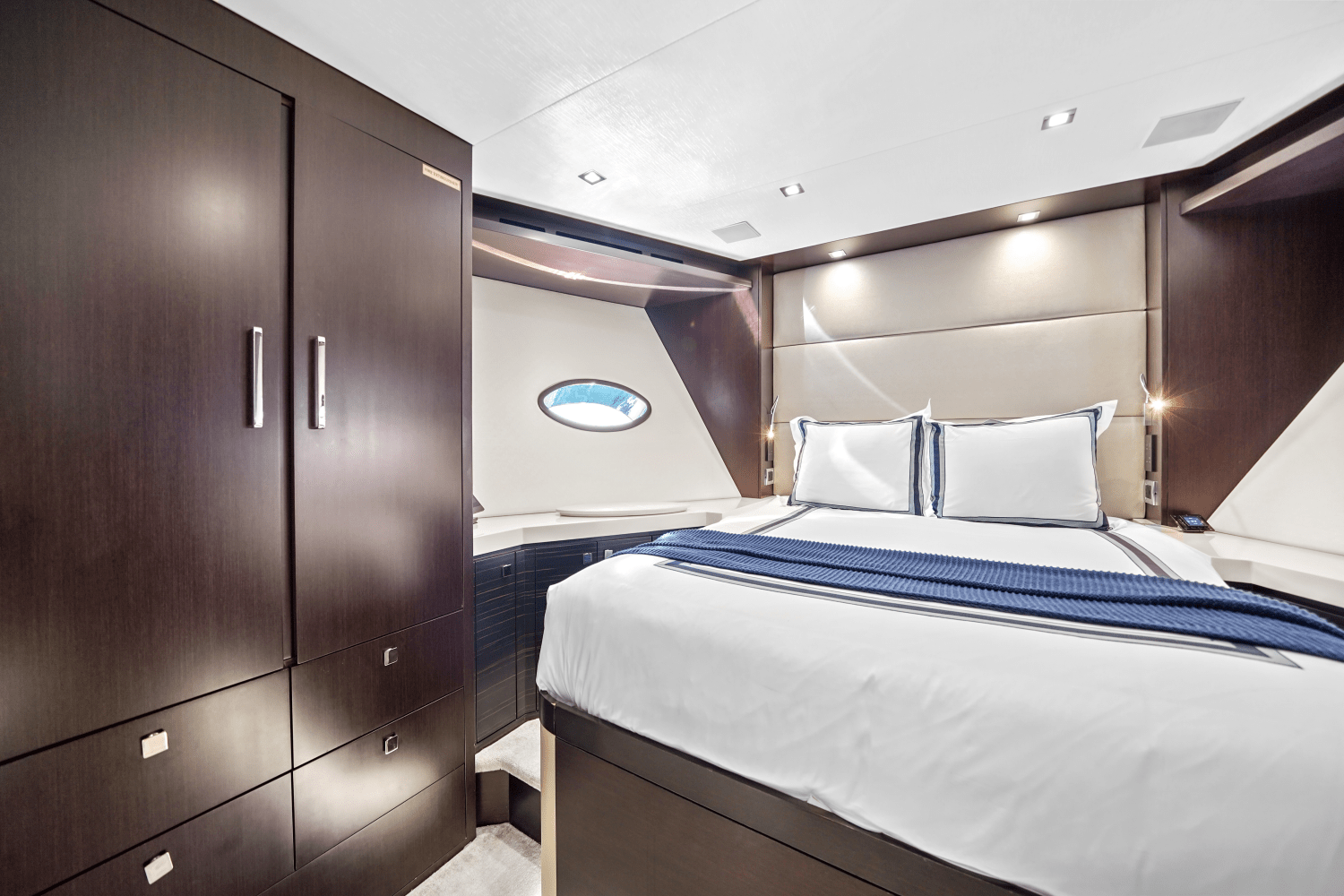 2019 Hatteras
                                                             M90 PANACERA Image Thumbnail #87