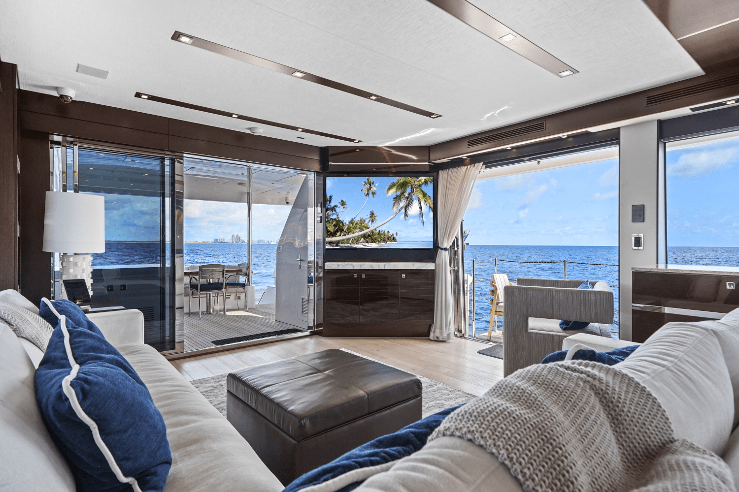 2019 Hatteras
                                                             M90 PANACERA Image Thumbnail #42