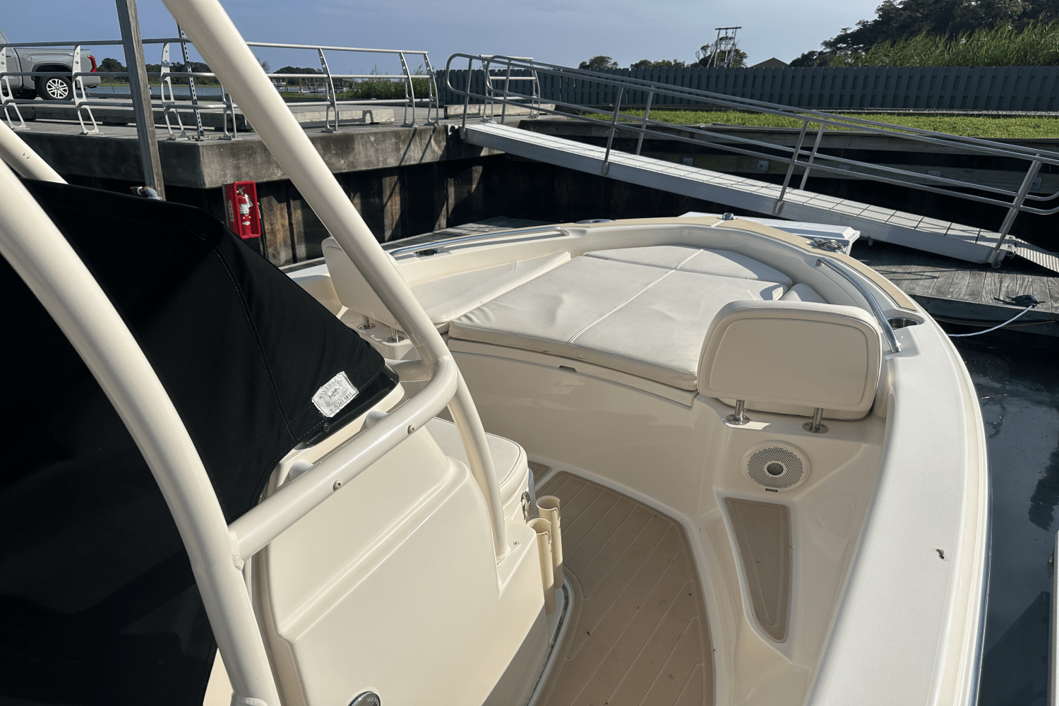 2018 Grady-White 191 COASTAL EXPLORER Image Thumbnail #1