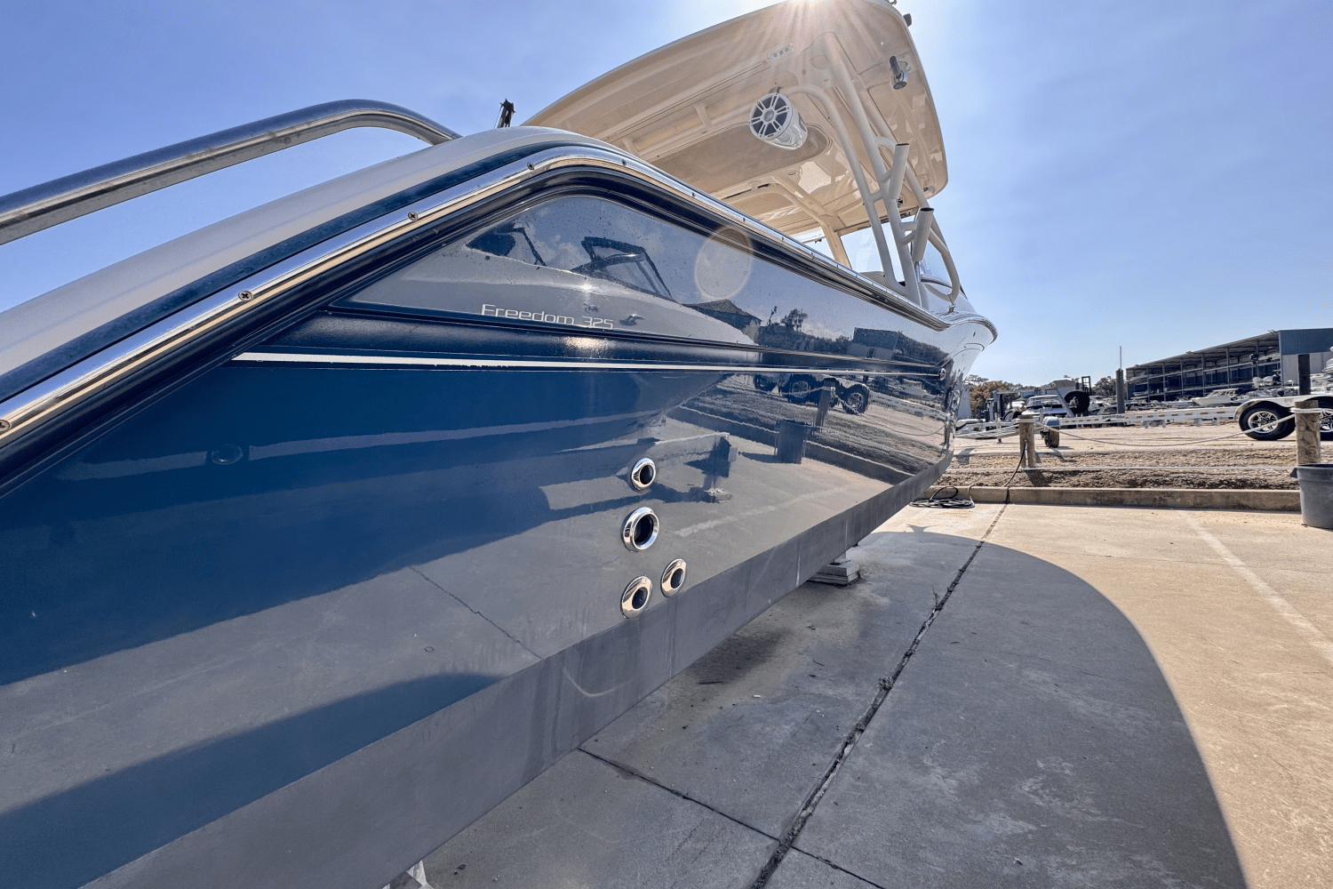2019 Grady-White 325 FREEDOM Image Thumbnail #2