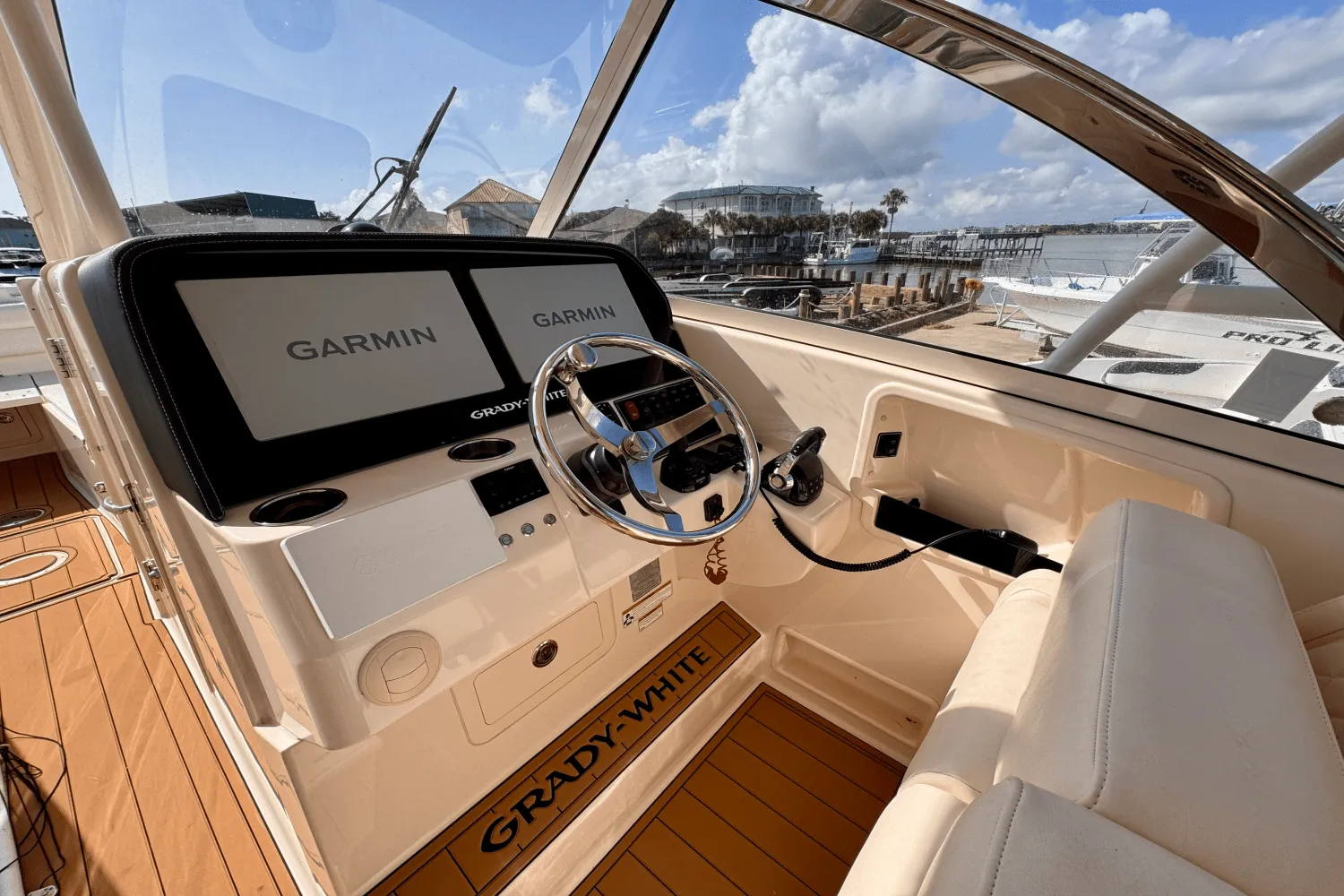 2019 Grady-White 325 FREEDOM Image Thumbnail #9