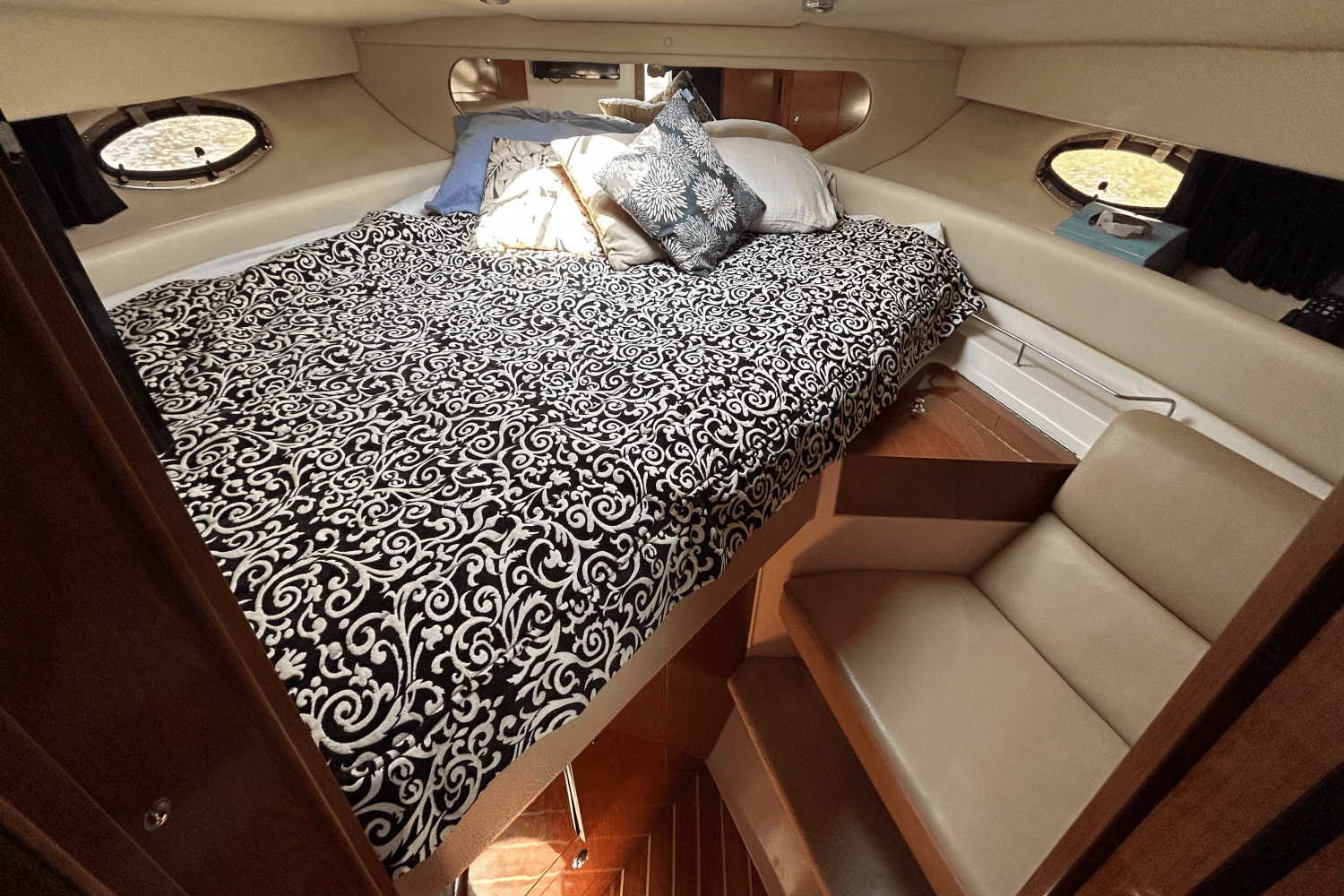 2010 Regal 3760 EXPRESS Image Thumbnail #17