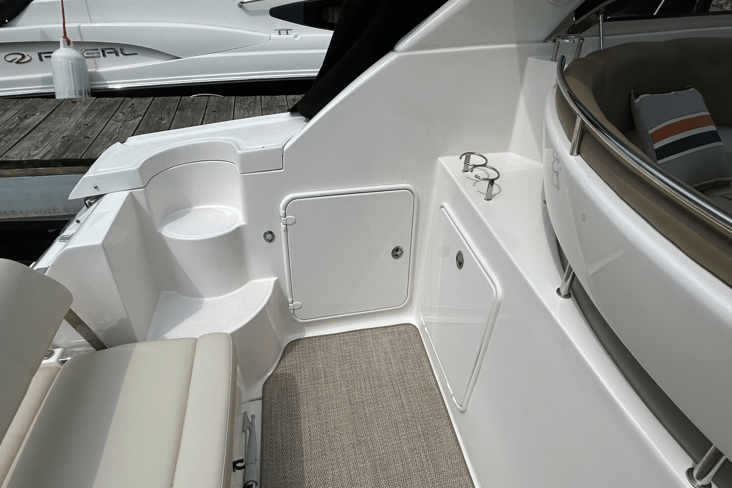 2010 Regal 3760 EXPRESS Image Thumbnail #4