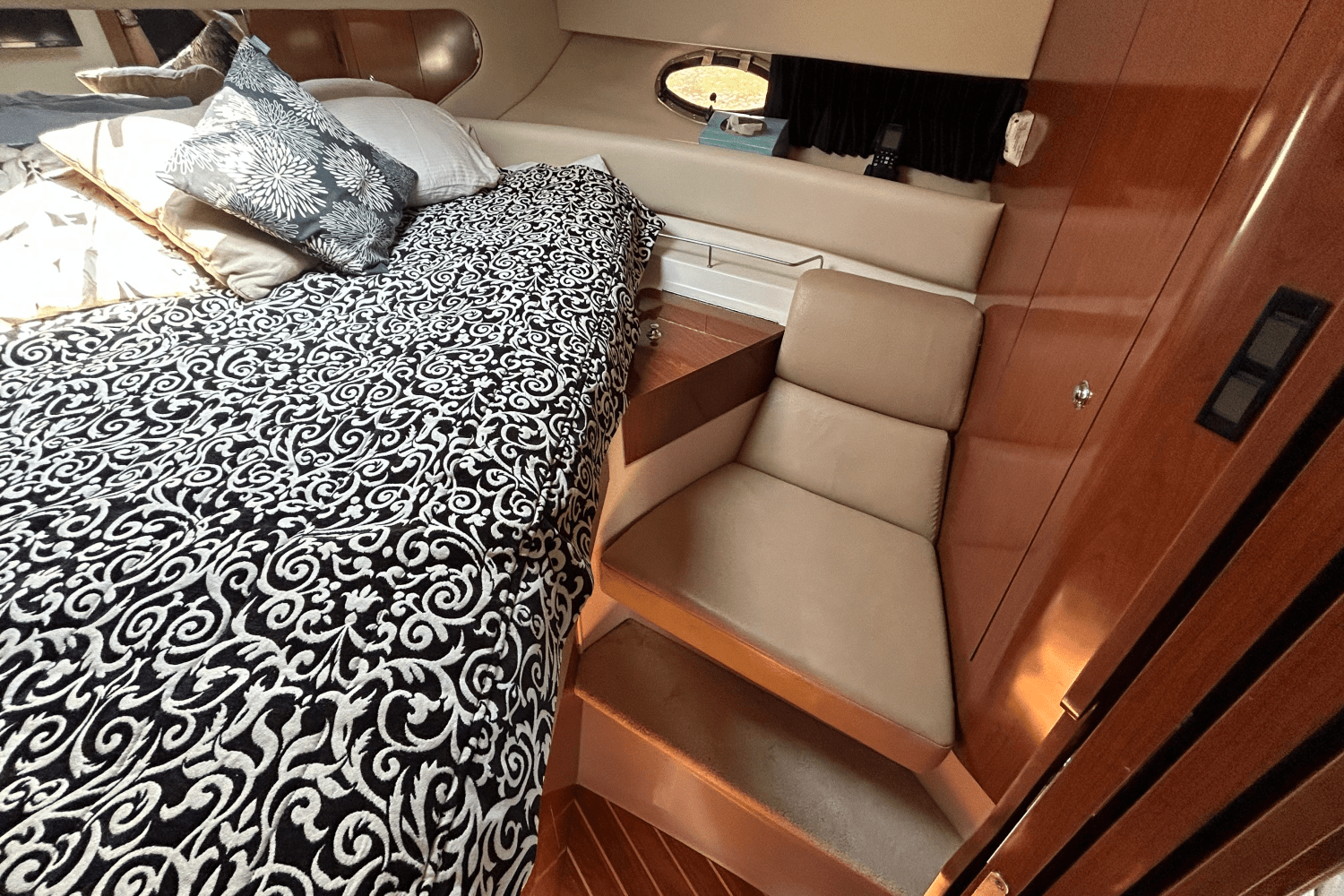 2010 Regal 3760 EXPRESS Image Thumbnail #18