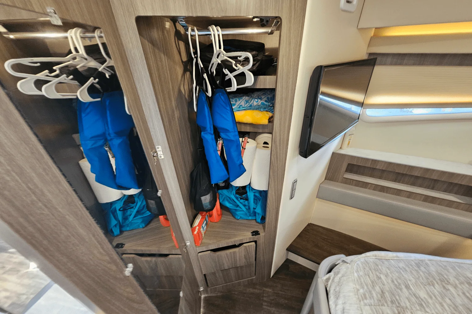 2021 Regal 42 COUPE XO Image Thumbnail #44