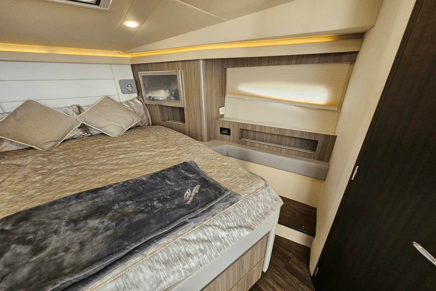 2021 Regal 42 COUPE XO Image Thumbnail #42