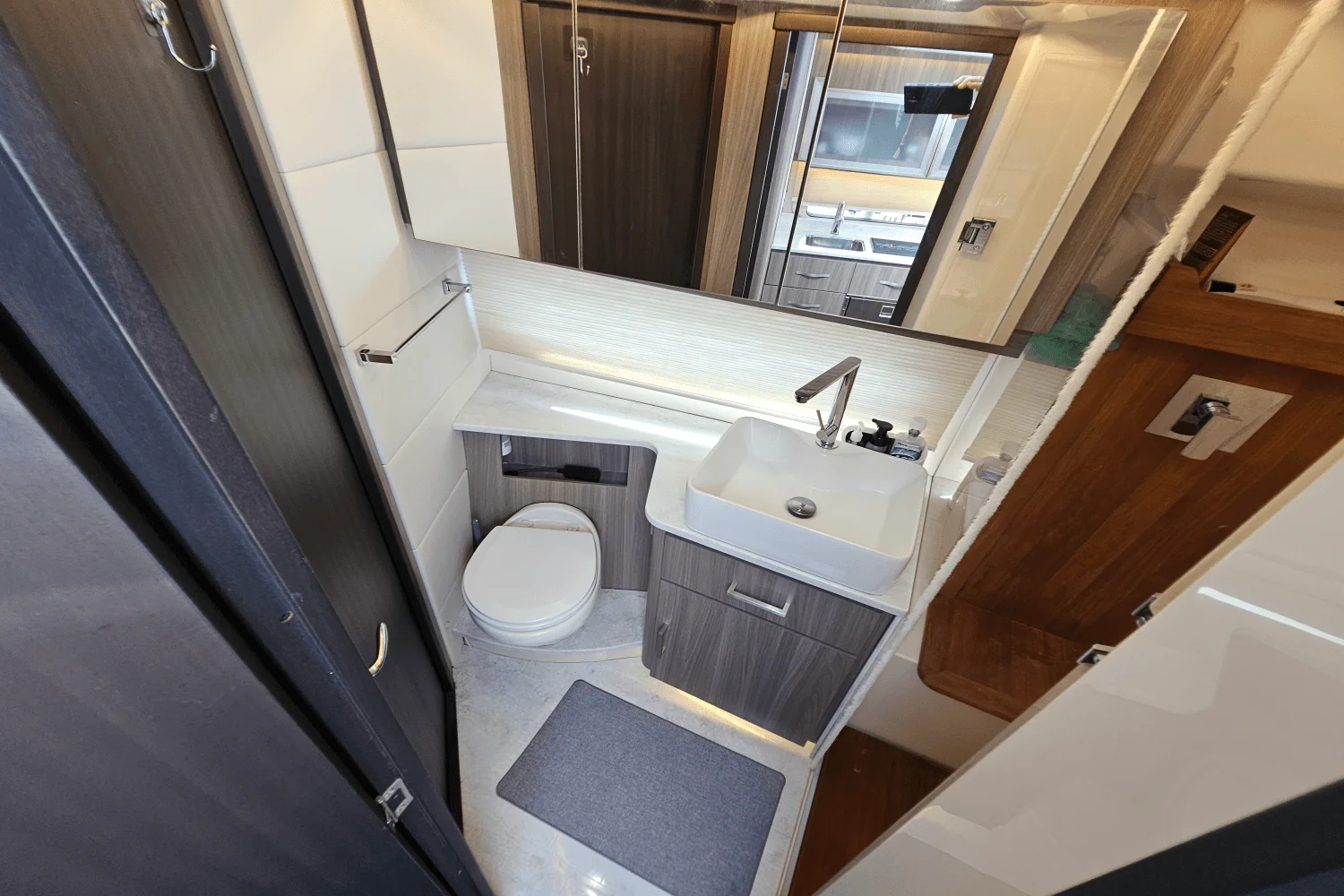 2021 Regal 42 COUPE XO Image Thumbnail #46