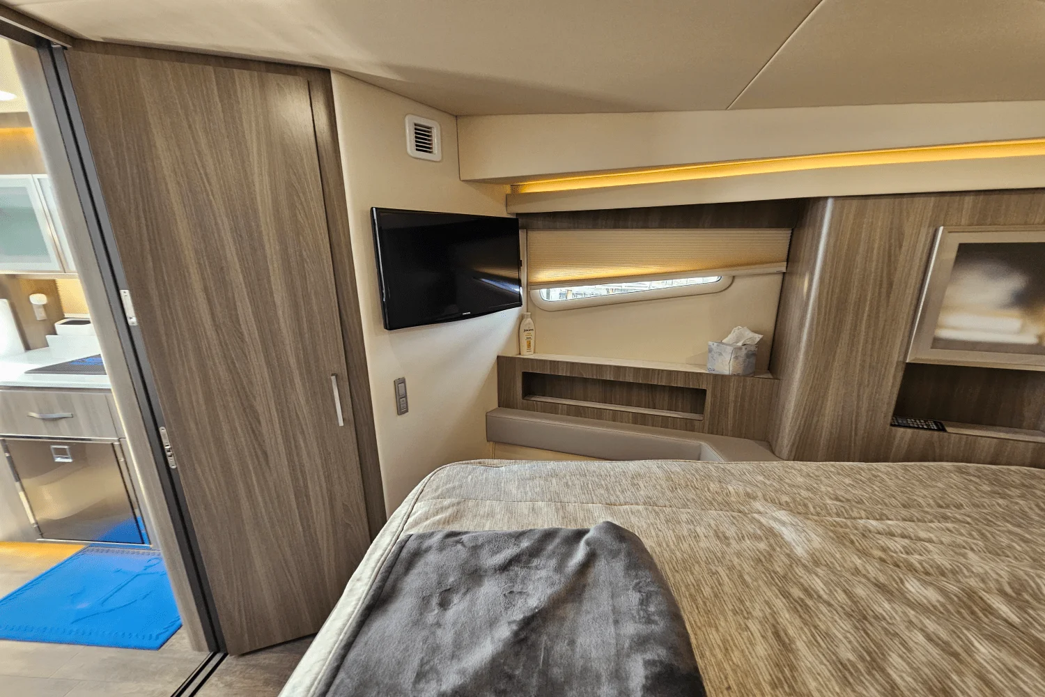 2021 Regal 42 COUPE XO Image Thumbnail #43