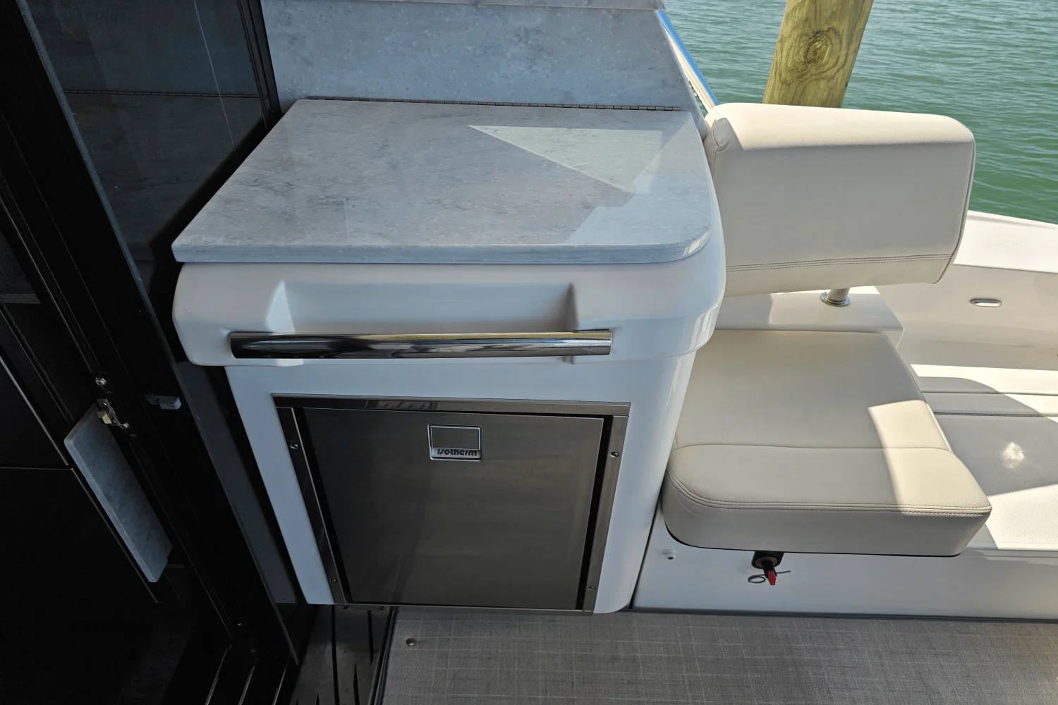 2021 Regal 42 COUPE XO Image Thumbnail #18