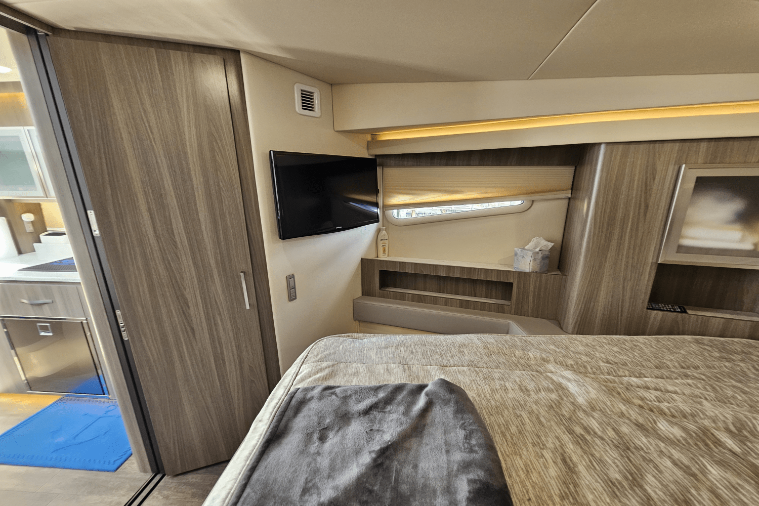 2021 Regal 42 COUPE XO Image Thumbnail #43