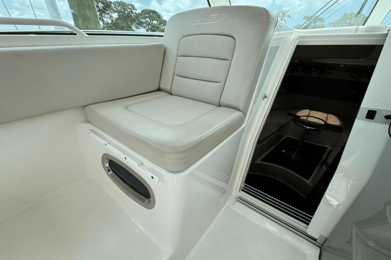 2016 Boston Whaler 315 CONQUEST Image Thumbnail #34