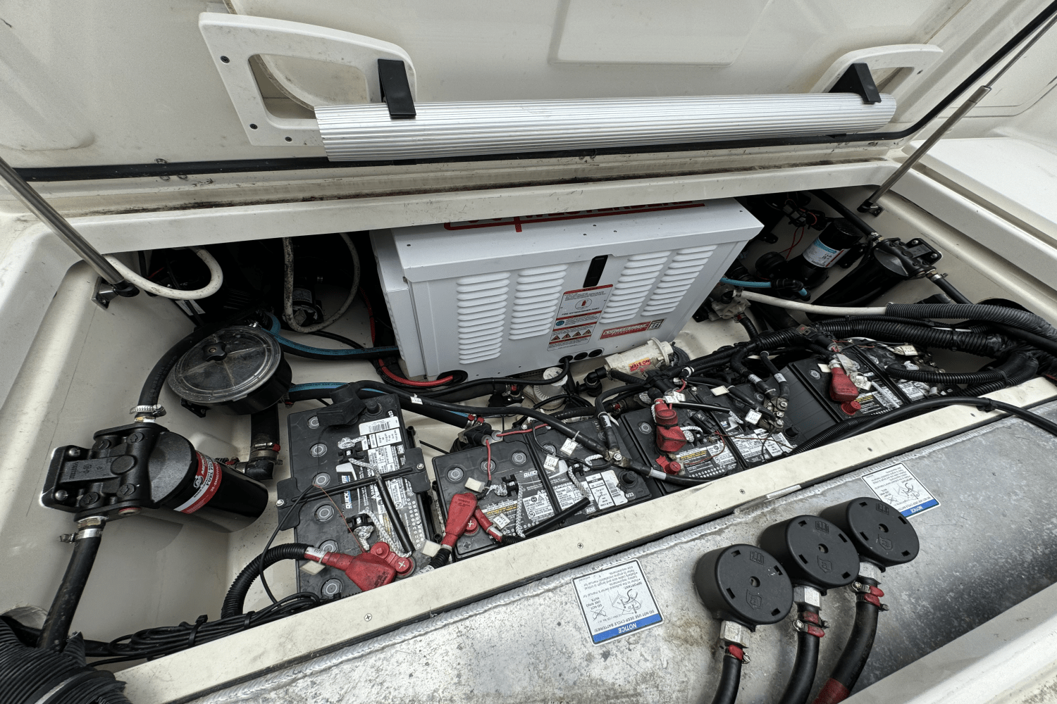 2016 Boston Whaler 315 CONQUEST Image Thumbnail #37