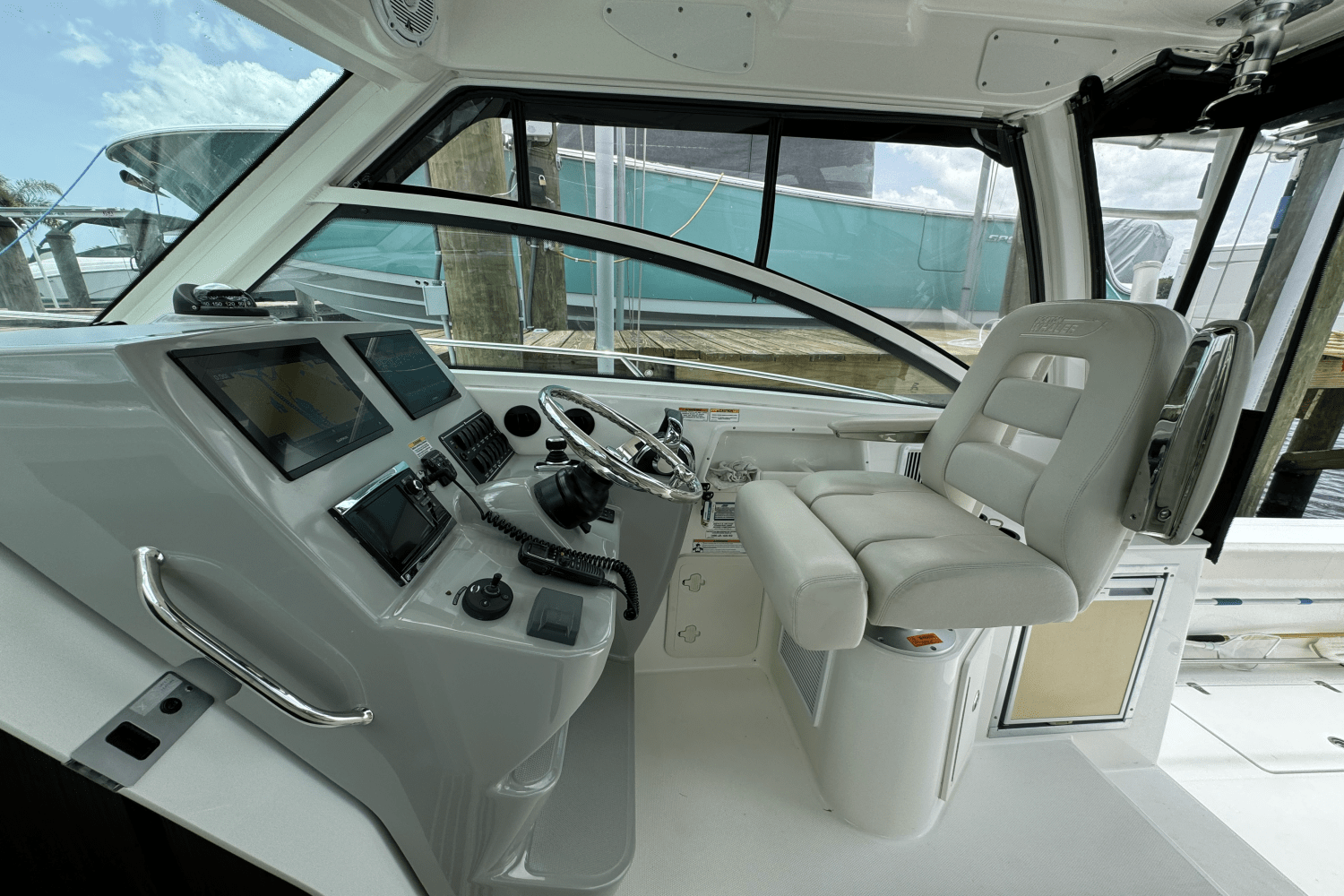 2016 Boston Whaler 315 CONQUEST Image Thumbnail #31