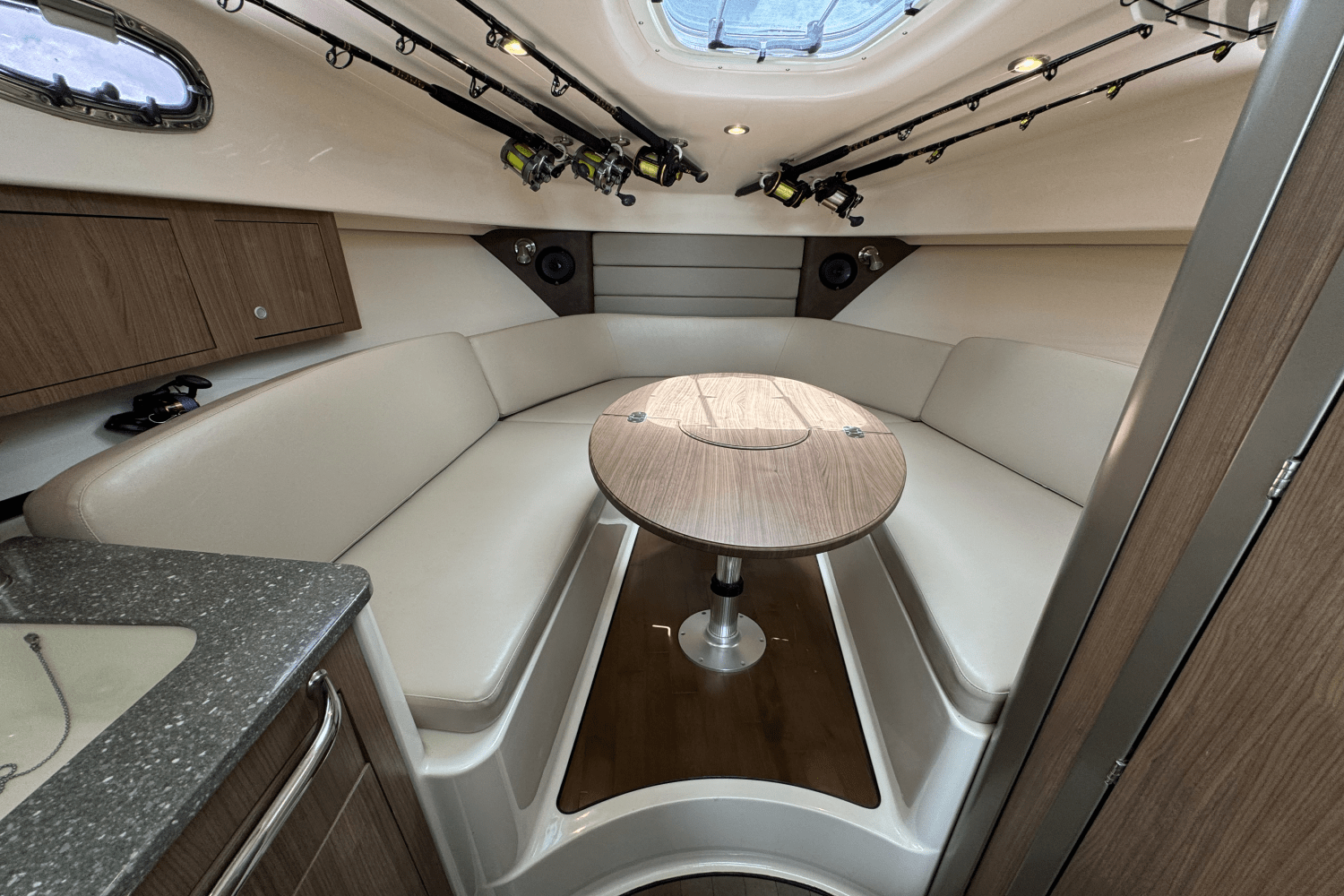 2016 Boston Whaler 315 CONQUEST Image Thumbnail #21