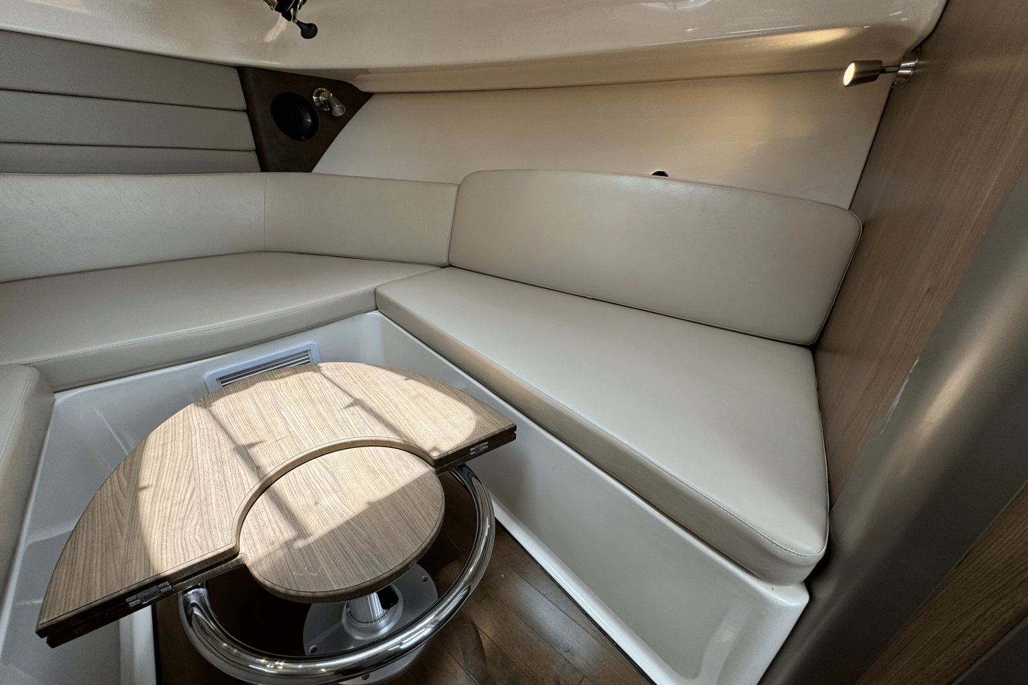 2016 Boston Whaler 315 CONQUEST Image Thumbnail #19