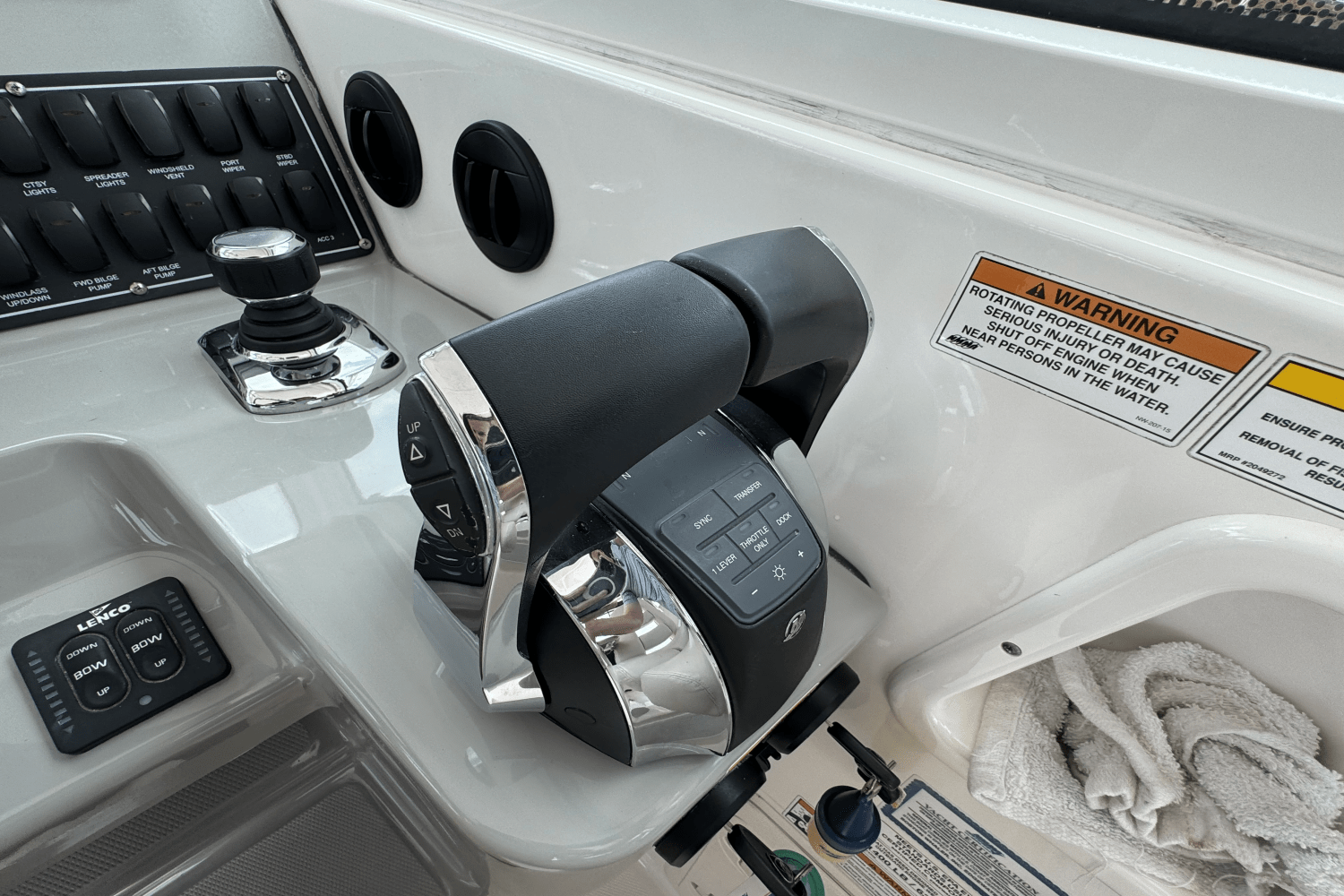 2016 Boston Whaler 315 CONQUEST Image Thumbnail #29