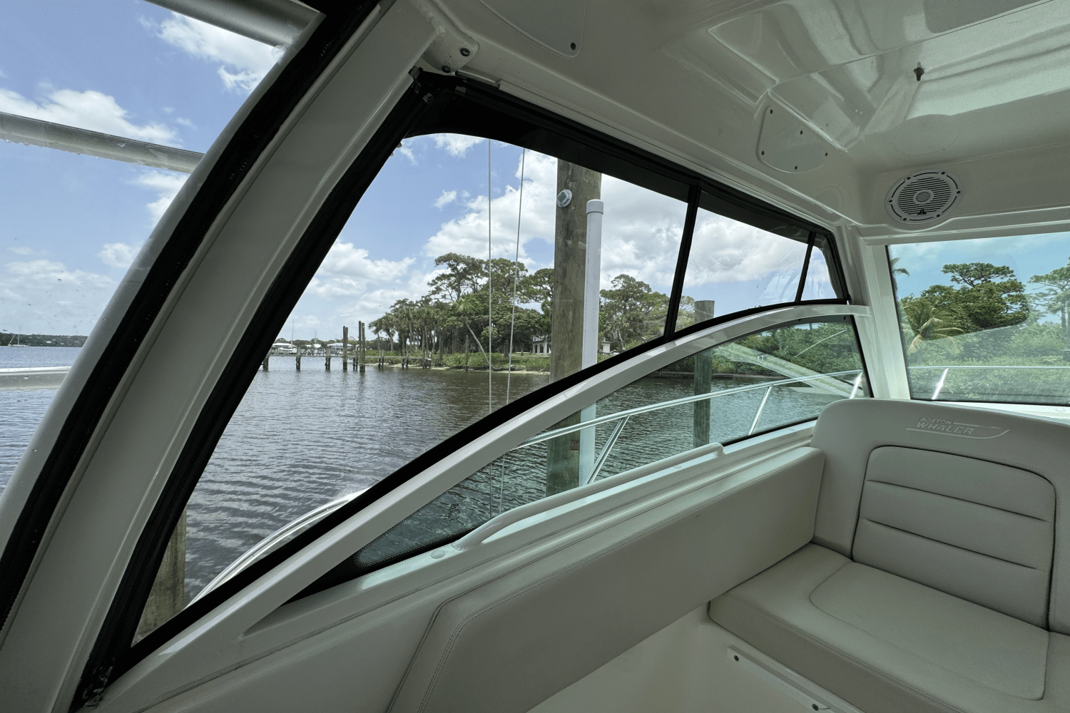 2016 Boston Whaler 315 CONQUEST Image Thumbnail #35
