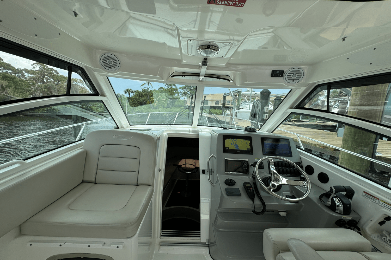 2016 Boston Whaler 315 CONQUEST Image Thumbnail #33