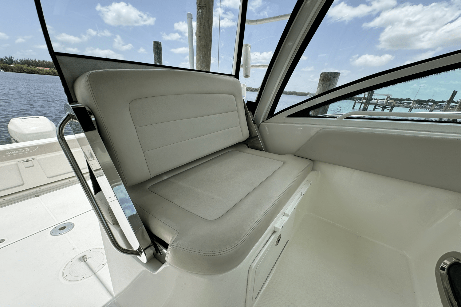 2016 Boston Whaler 315 CONQUEST Image Thumbnail #41