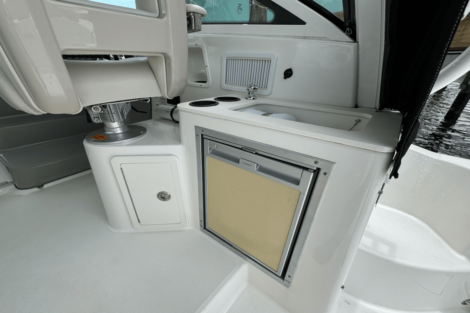 2016 Boston Whaler 315 CONQUEST Image Thumbnail #36