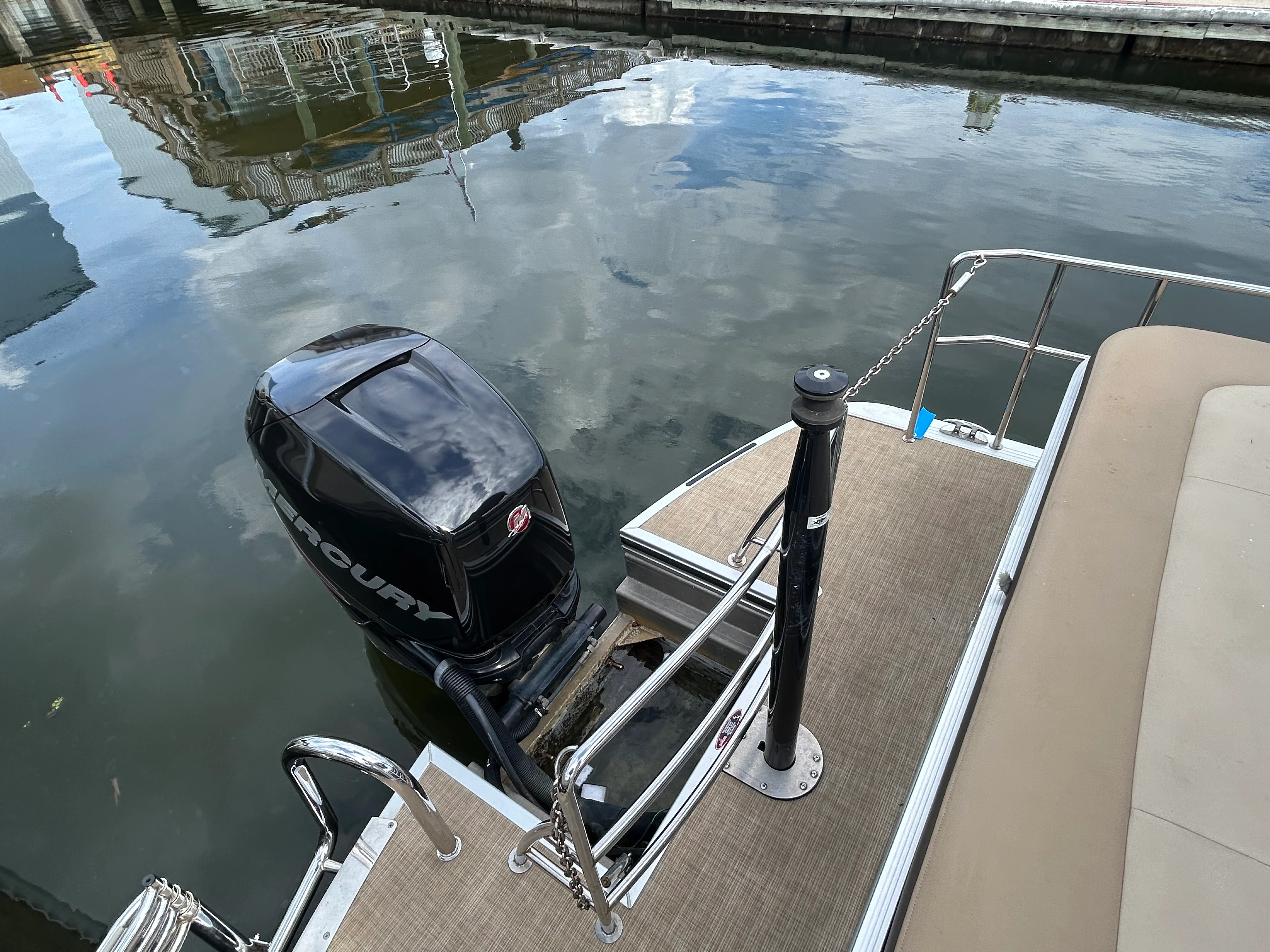 2017 Harris Solstice 230 Image Thumbnail #8