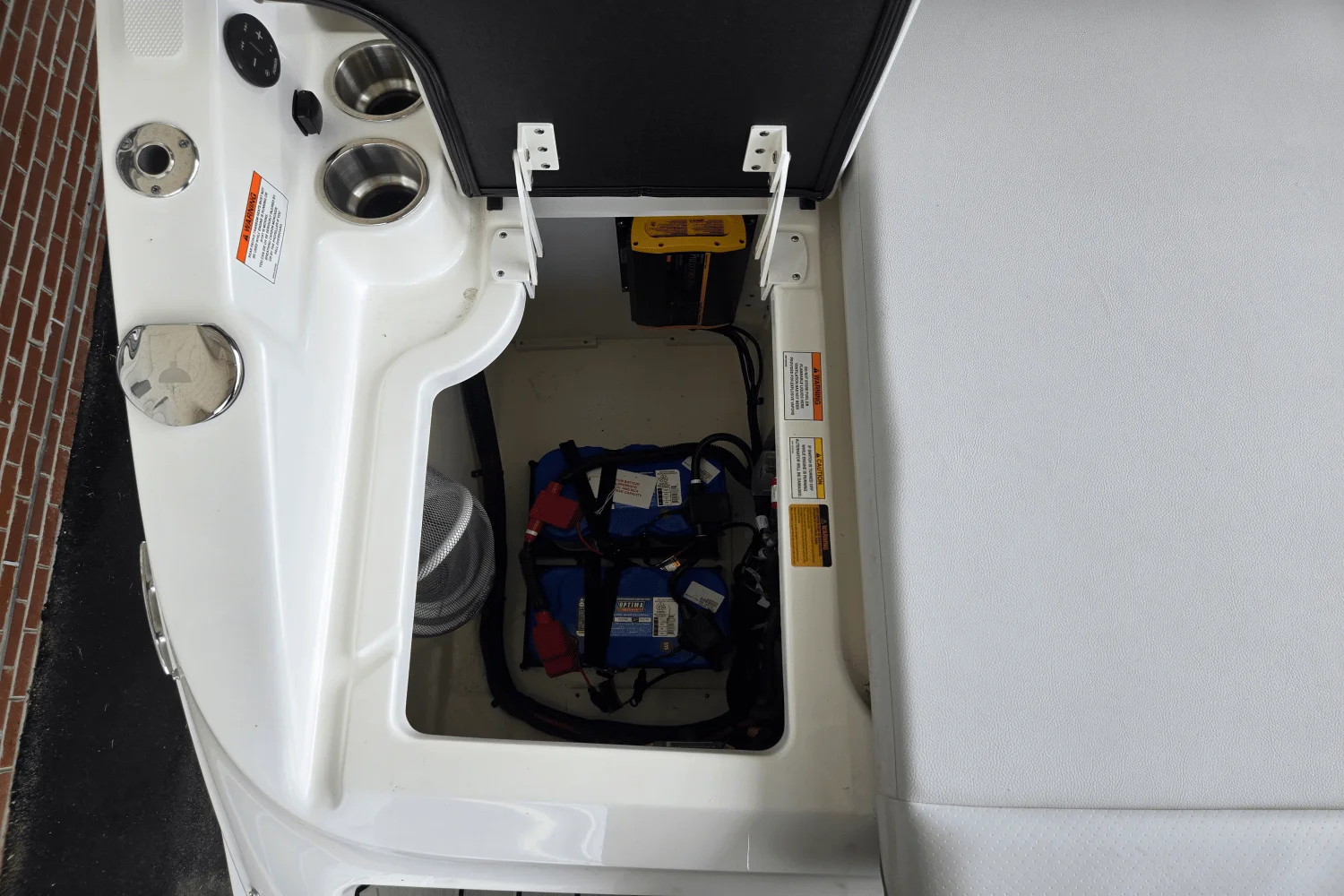 2025 Sea Ray SDX 250 Outboard Image Thumbnail #7