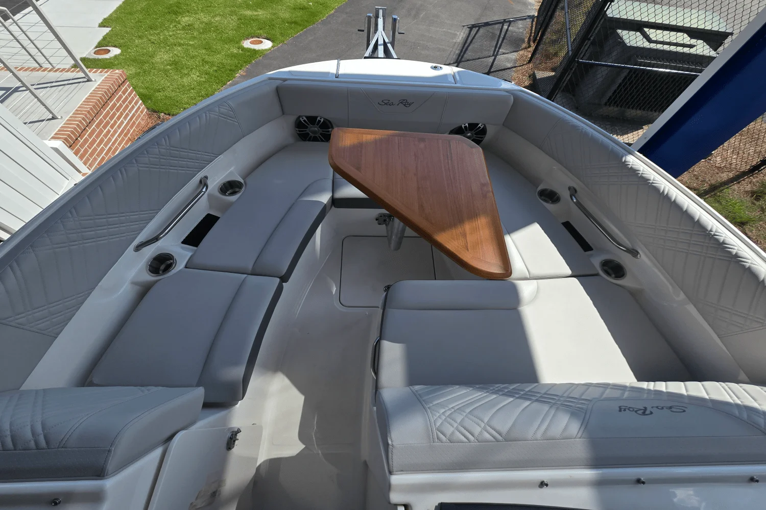 2025 Sea Ray SDX 250 Outboard Image Thumbnail #28