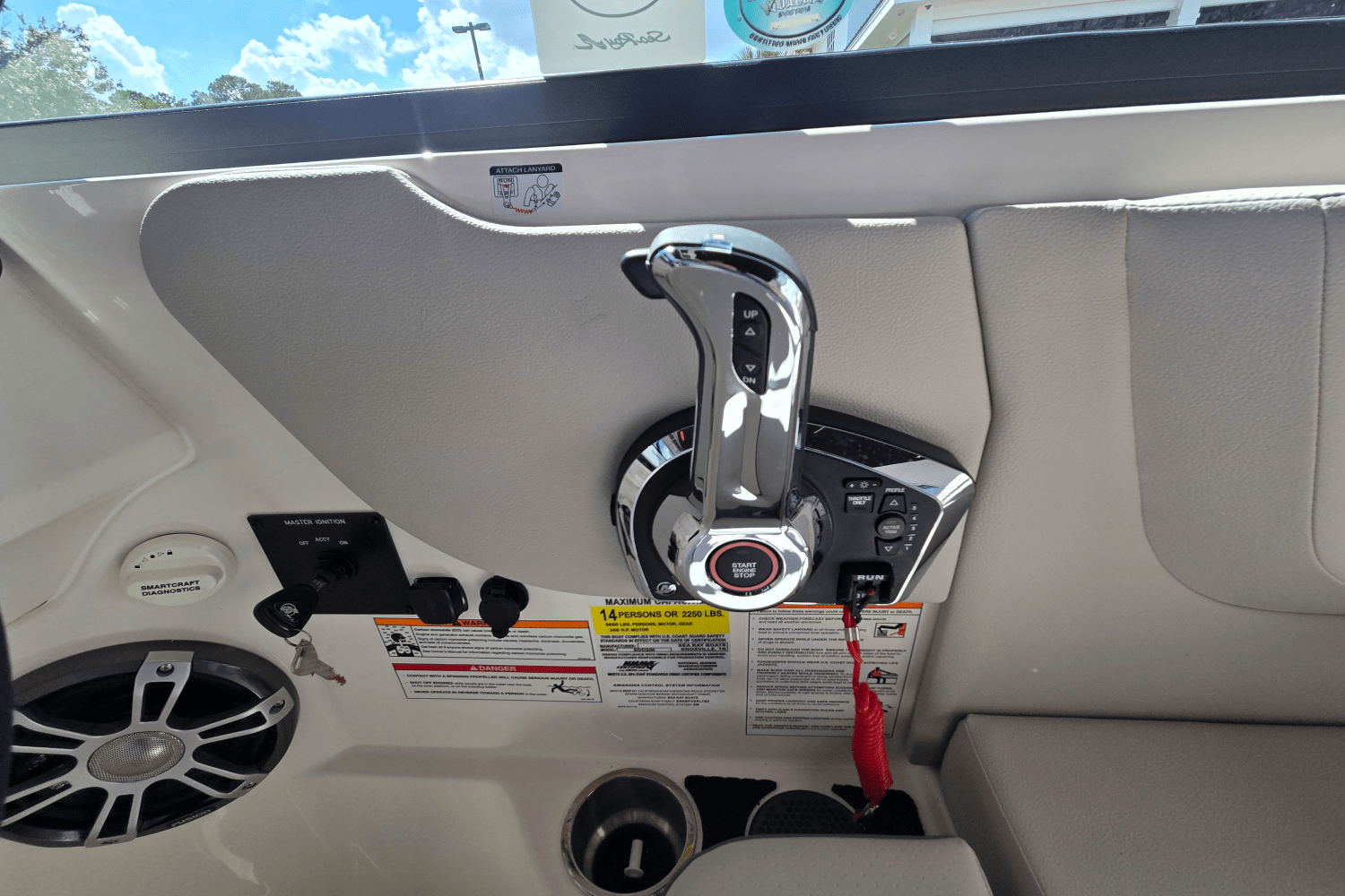 2025 Sea Ray SDX 250 Outboard Image Thumbnail #20