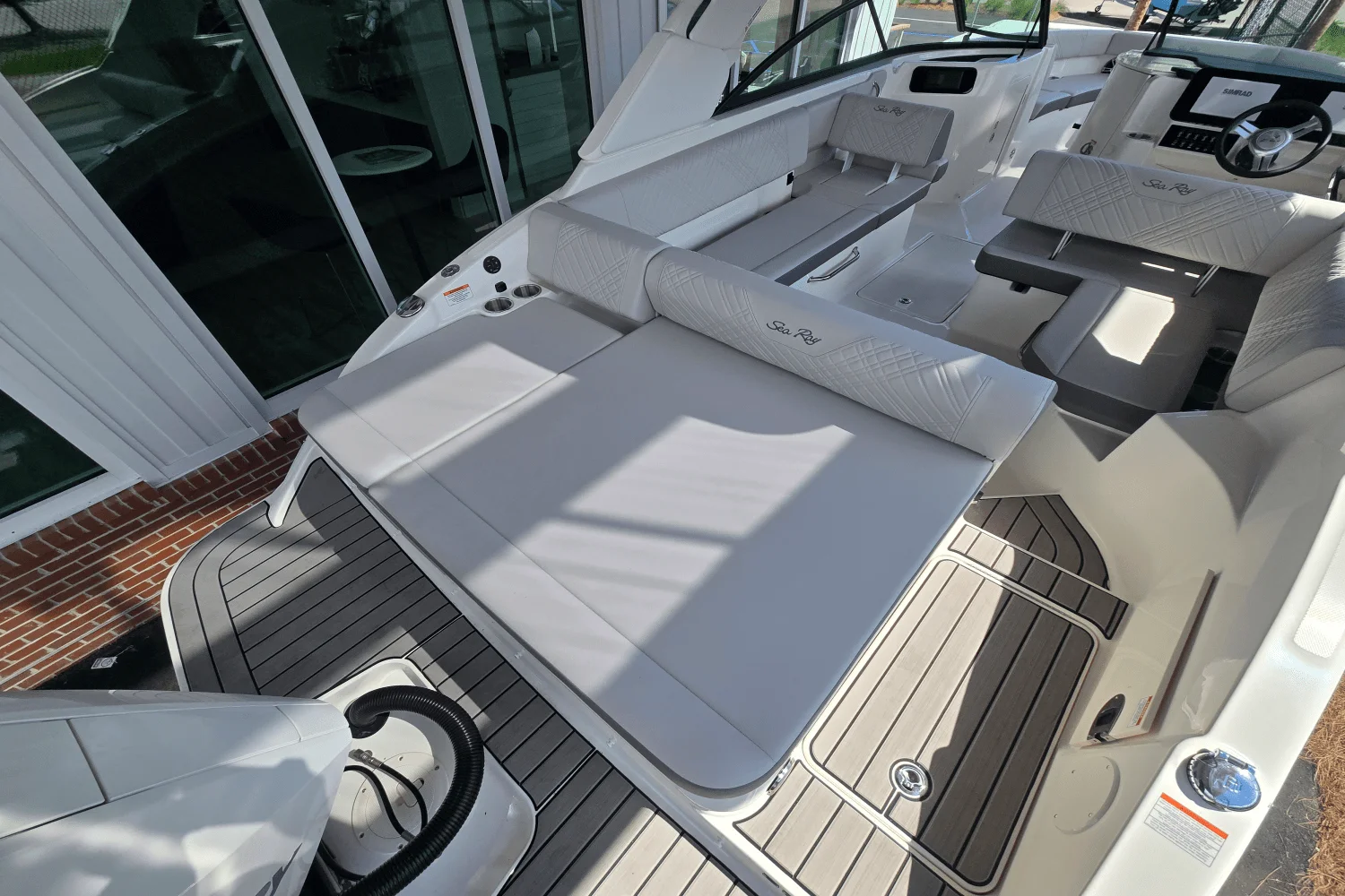 2025 Sea Ray SDX 250 Outboard Image Thumbnail #10