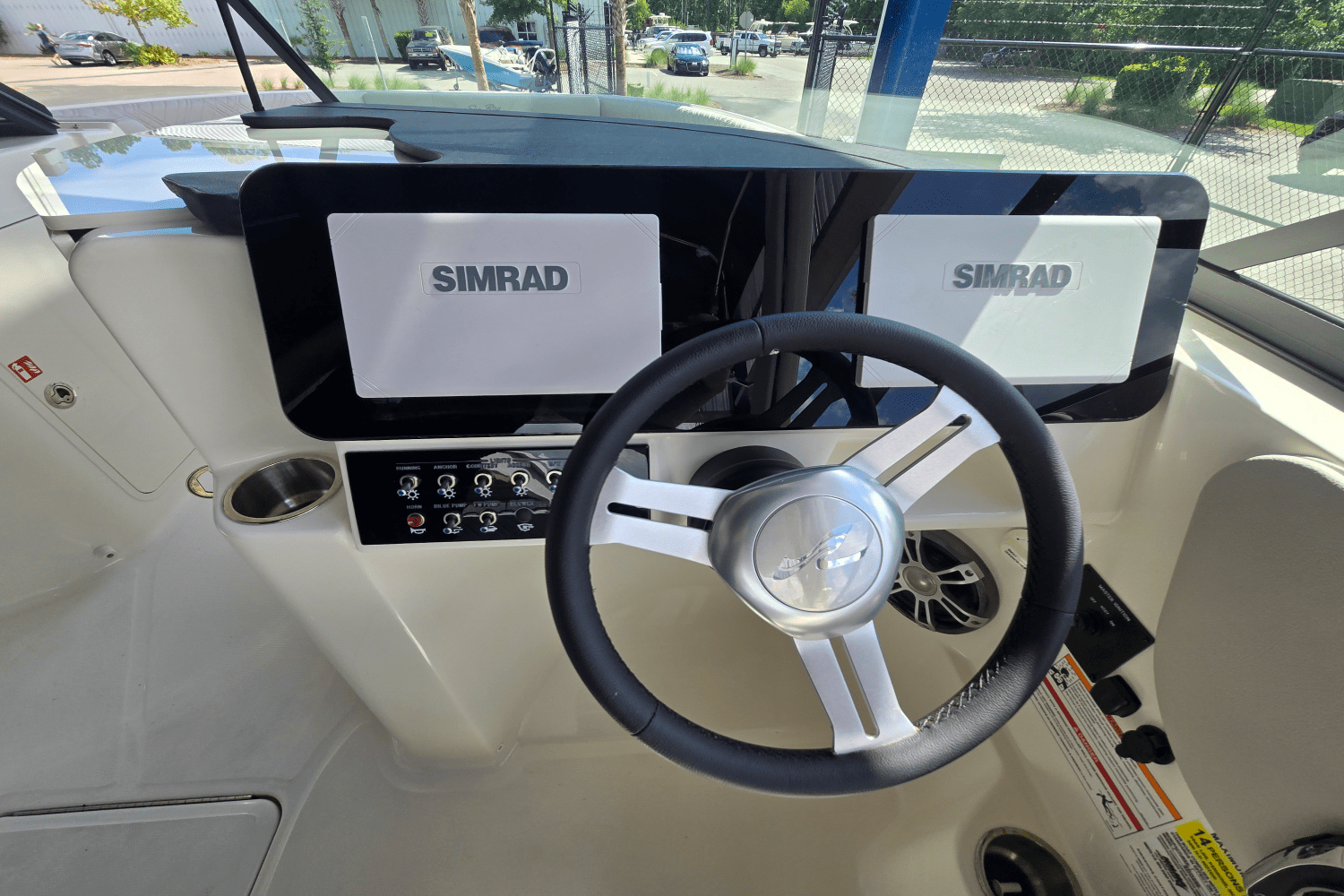 2025 Sea Ray SDX 250 Outboard Image Thumbnail #19