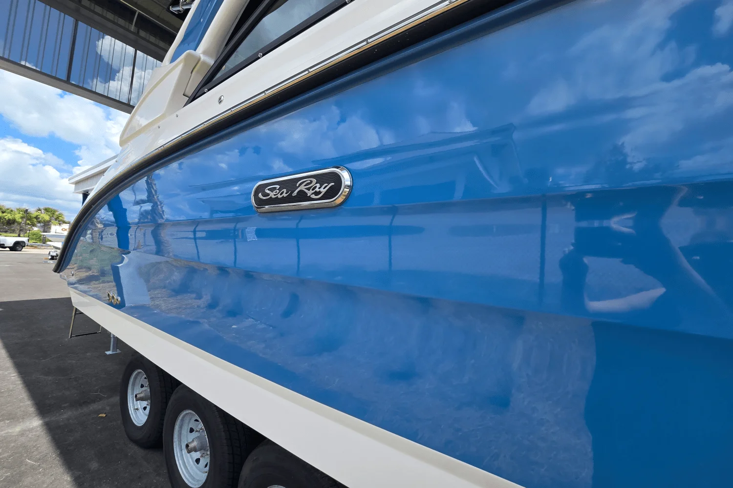 2025 Sea Ray SDX 250 Outboard Image Thumbnail #2