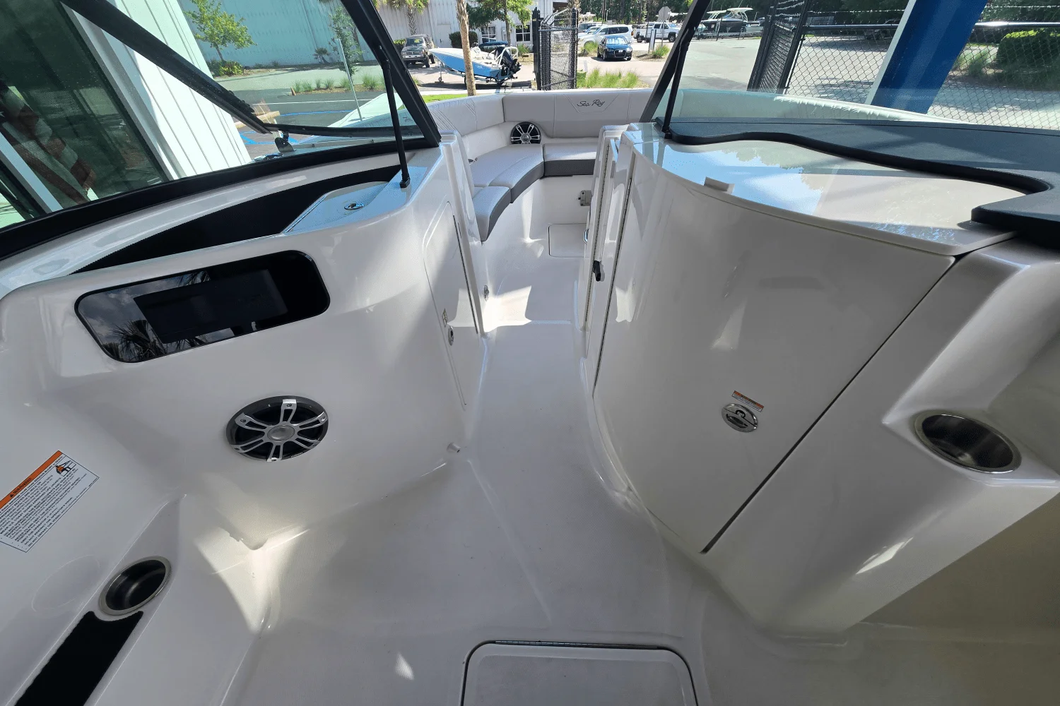 2025 Sea Ray SDX 250 Outboard Image Thumbnail #22