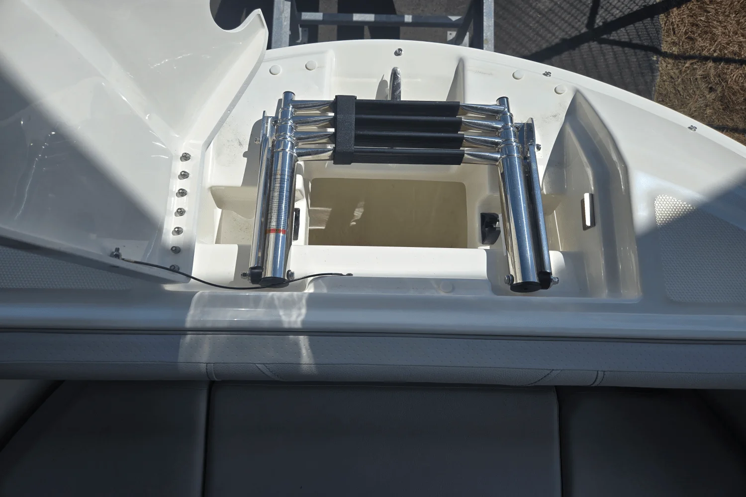 2025 Sea Ray SDX 250 Outboard Image Thumbnail #30