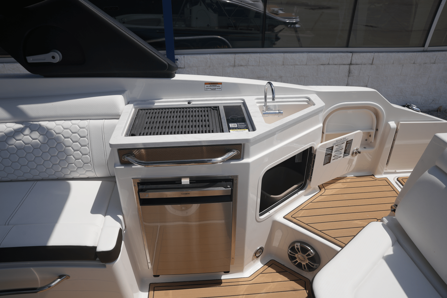 2025 Sea Ray SDX 290 Image Thumbnail #16