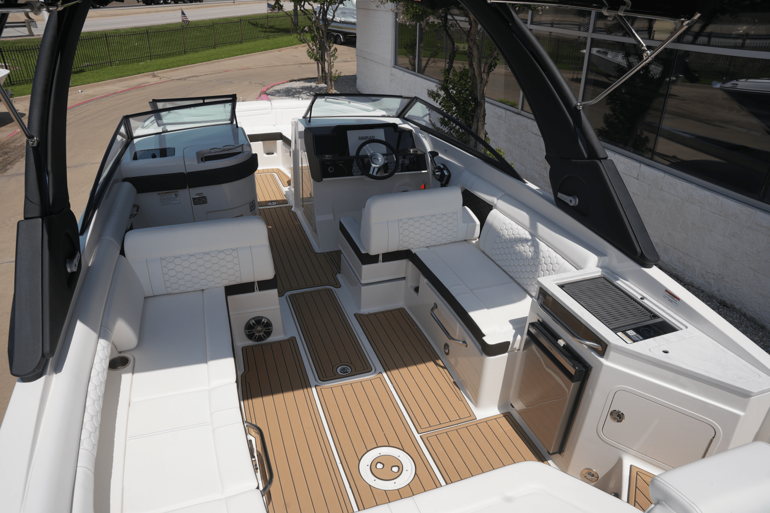 2025 Sea Ray SDX 290 Image Thumbnail #11