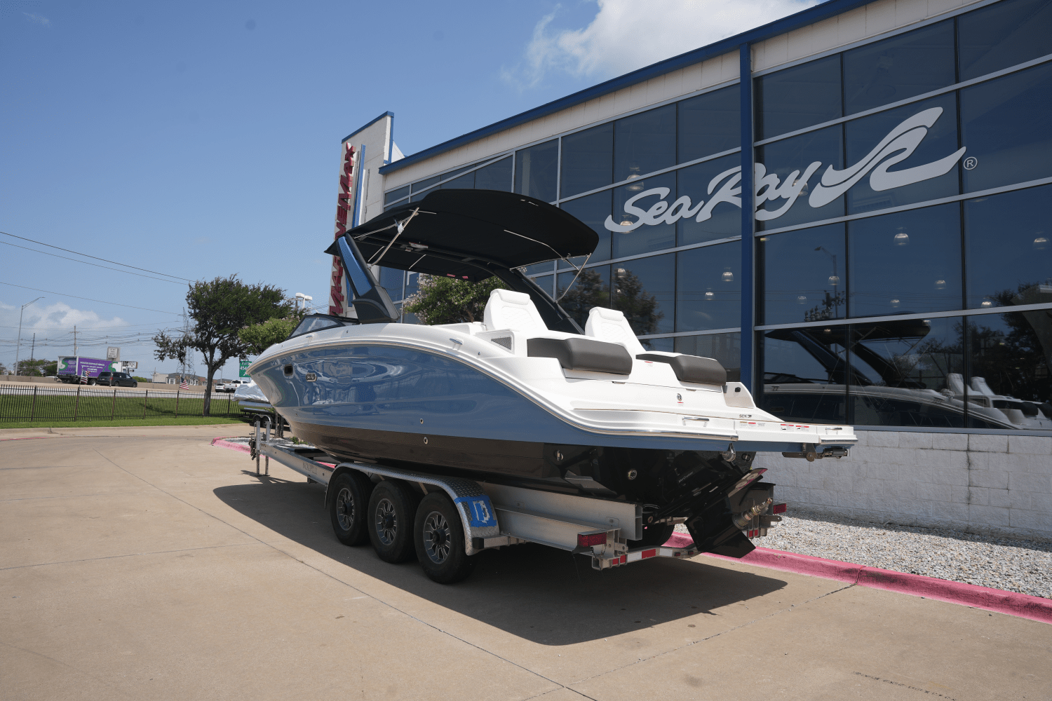 2025 Sea Ray SDX 290 Image Thumbnail #2