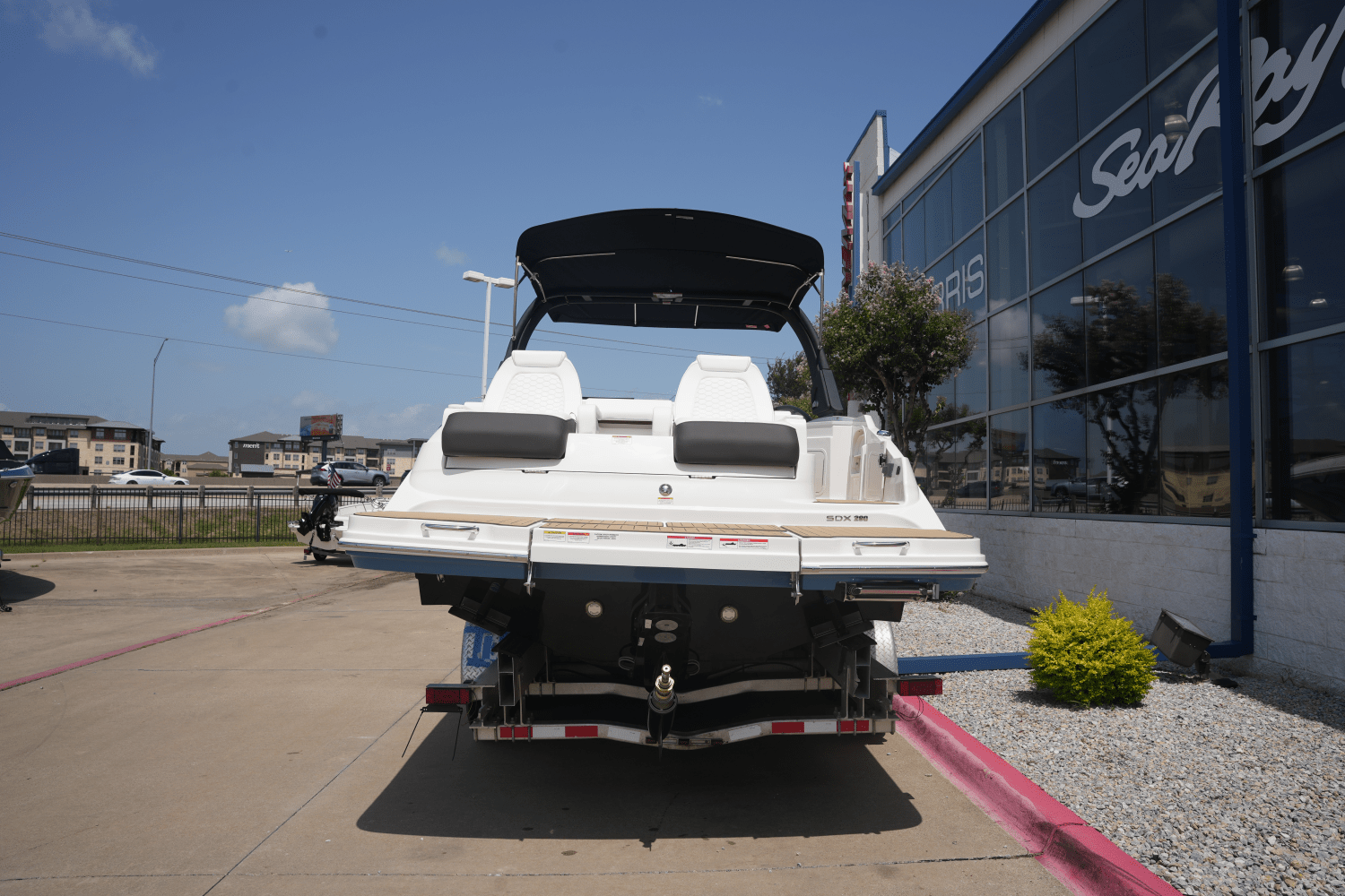 2025 Sea Ray SDX 290 Image Thumbnail #3