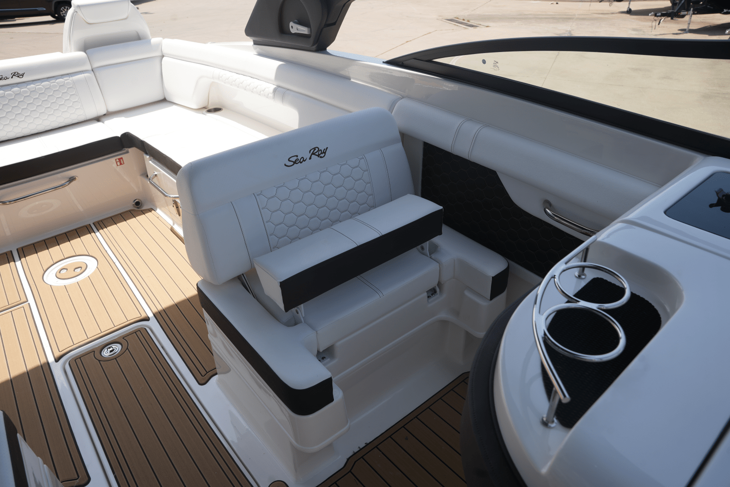 2025 Sea Ray SDX 290 Image Thumbnail #14