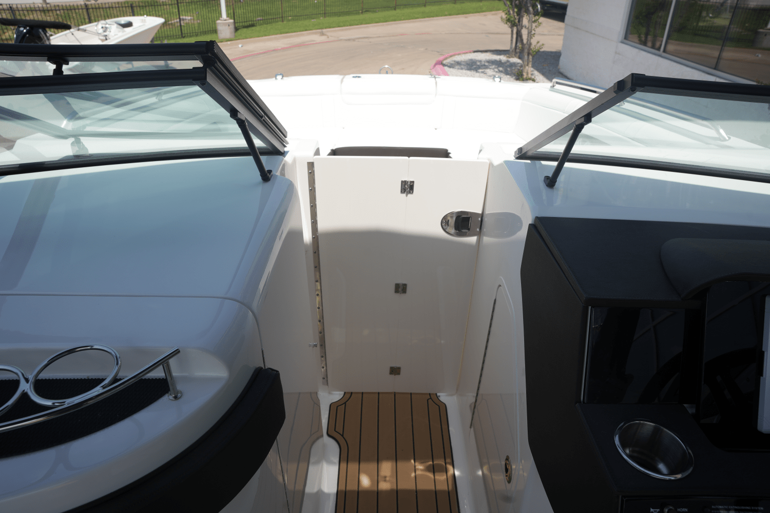 2025 Sea Ray SDX 290 Image Thumbnail #24