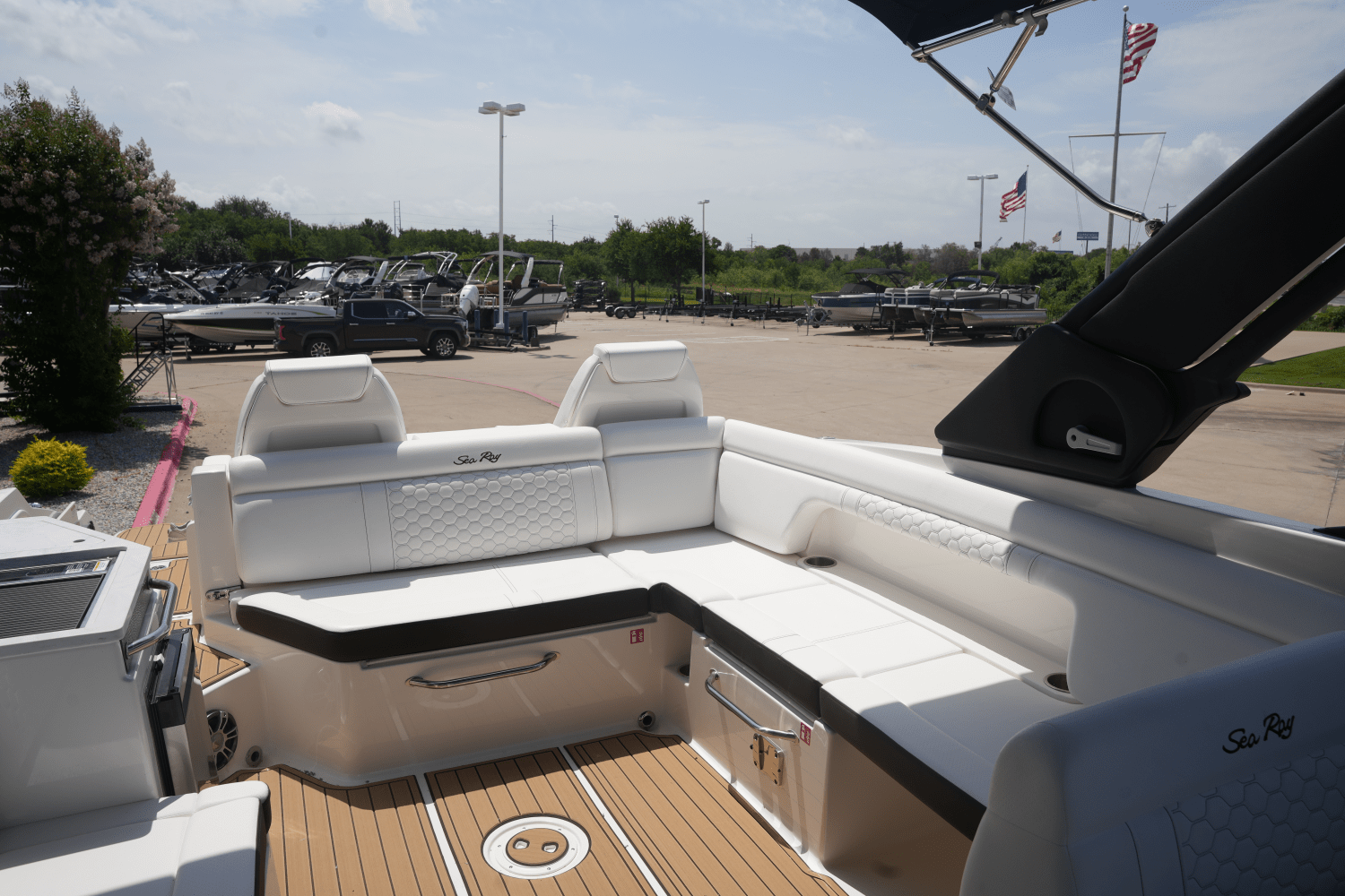 2025 Sea Ray SDX 290 Image Thumbnail #12