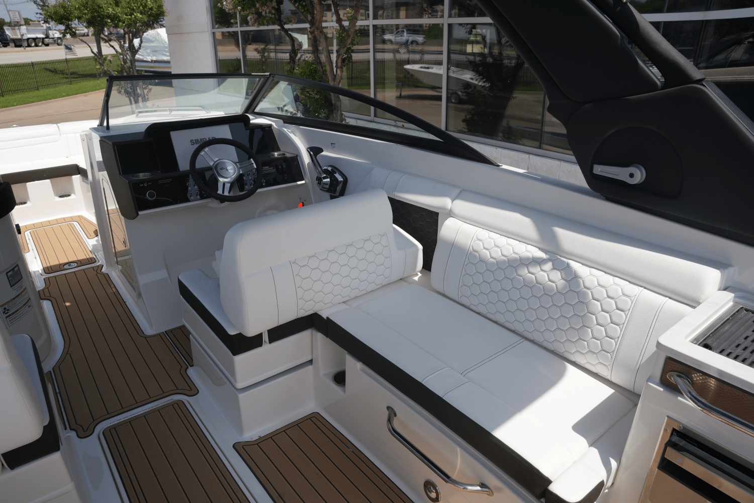 2025 Sea Ray SDX 290 Image Thumbnail #17
