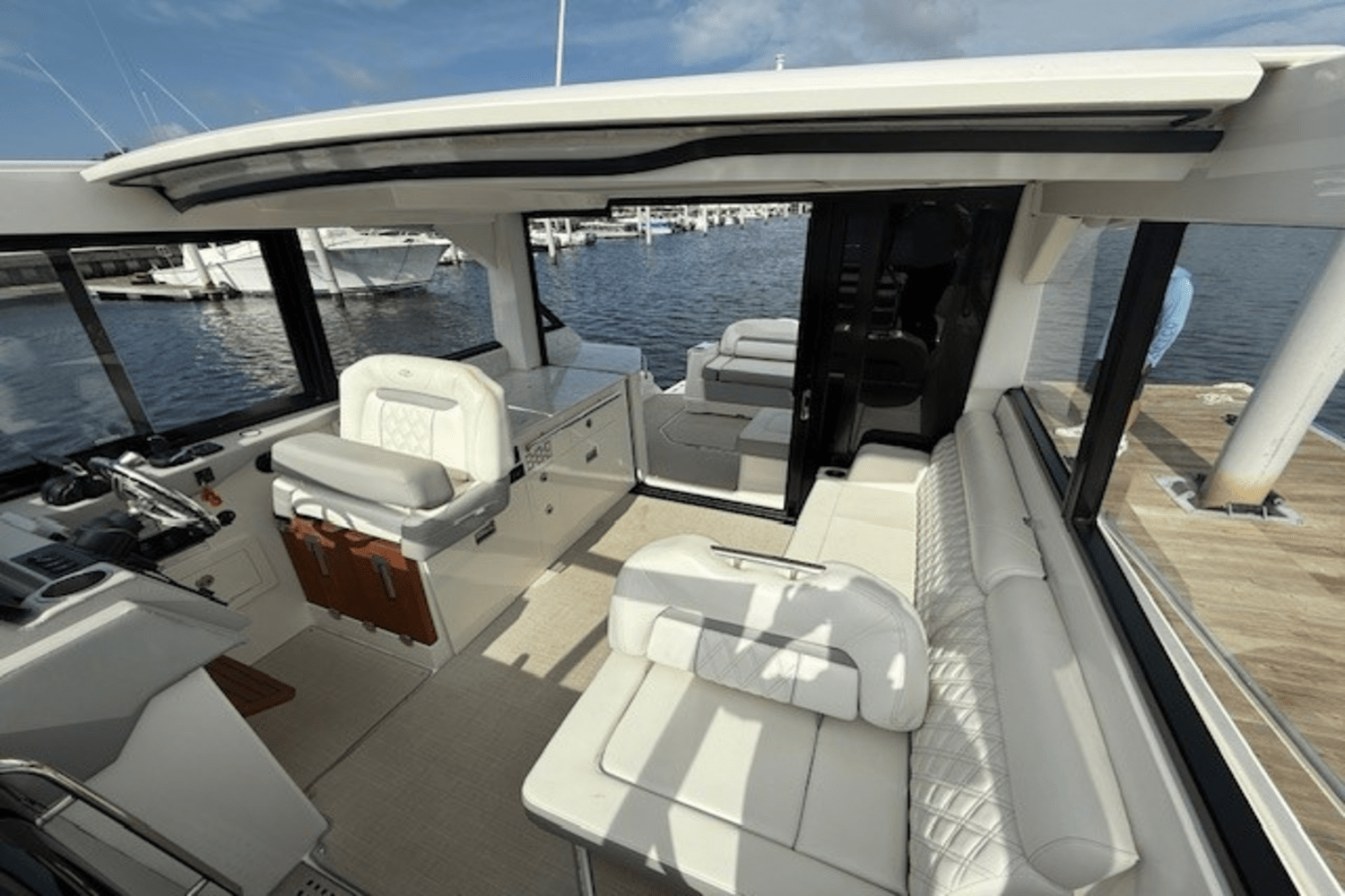 2022 Regal 36 XO Image Thumbnail #16