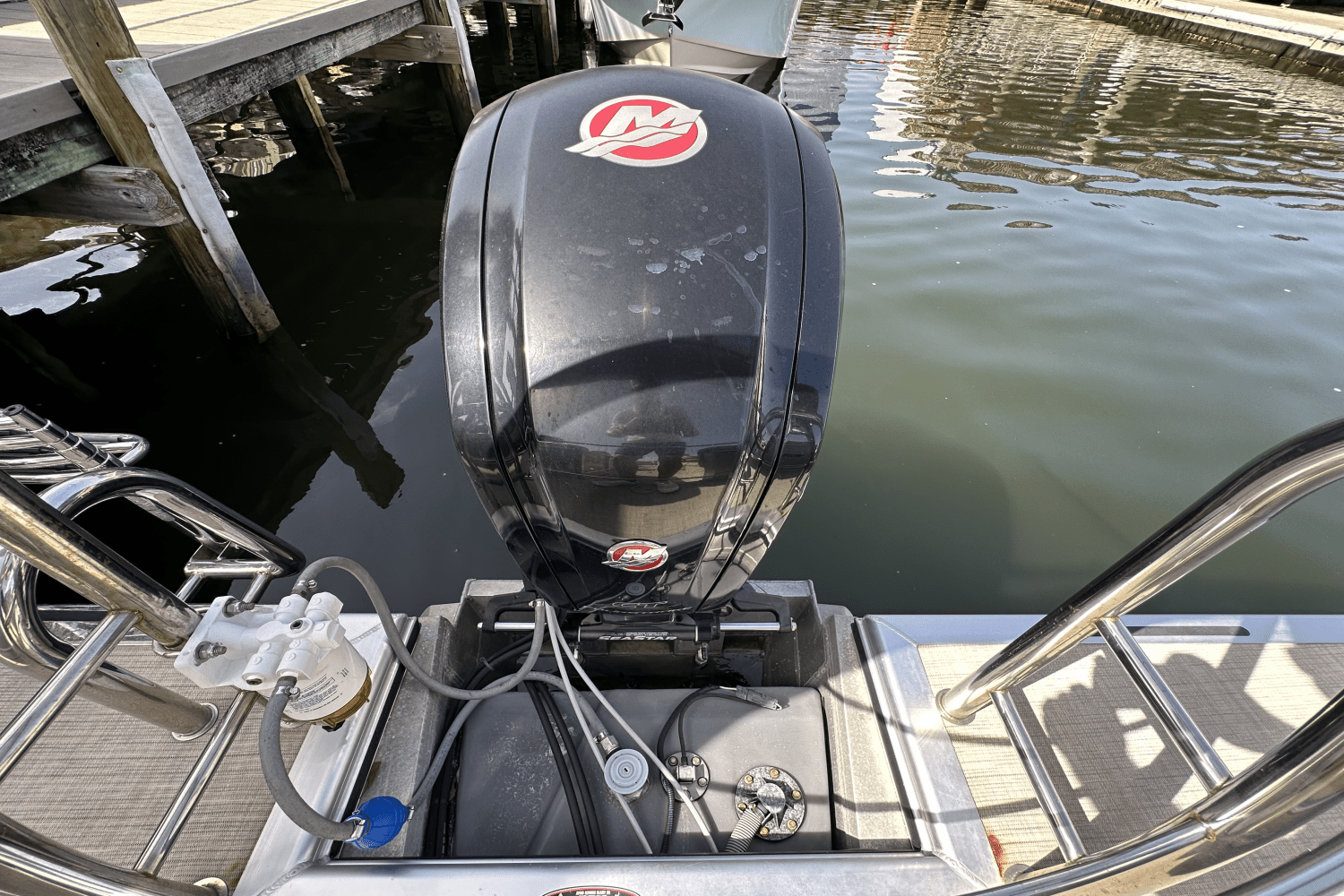 2019 Harris 230 SUNLINER Image Thumbnail #5