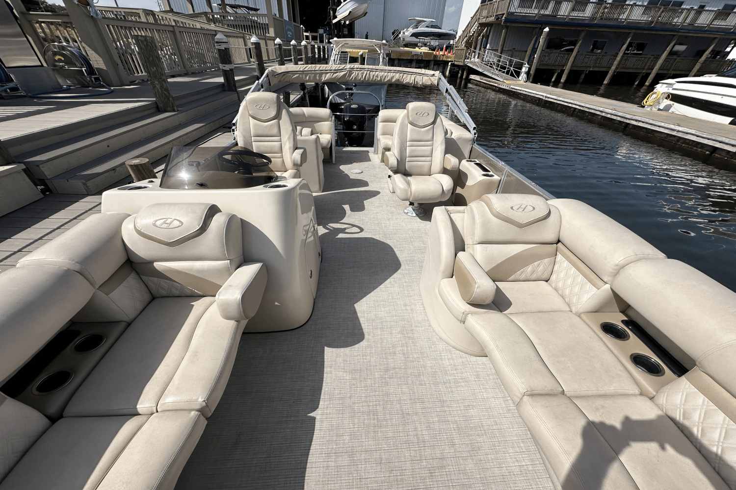 2019 Harris 230 SUNLINER Image Thumbnail #18